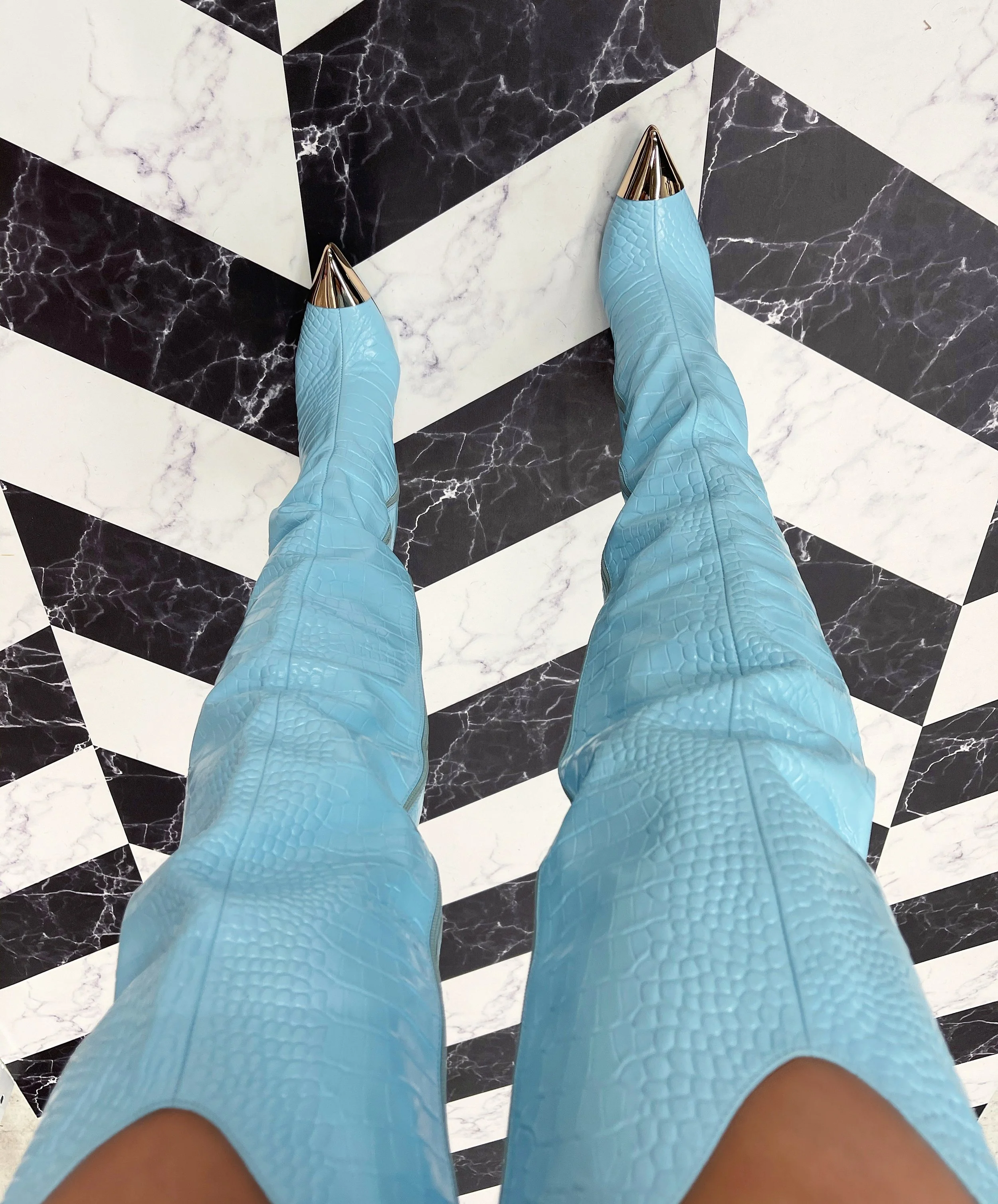 PASTEL BLUE VENDETTA BOOT 39 W