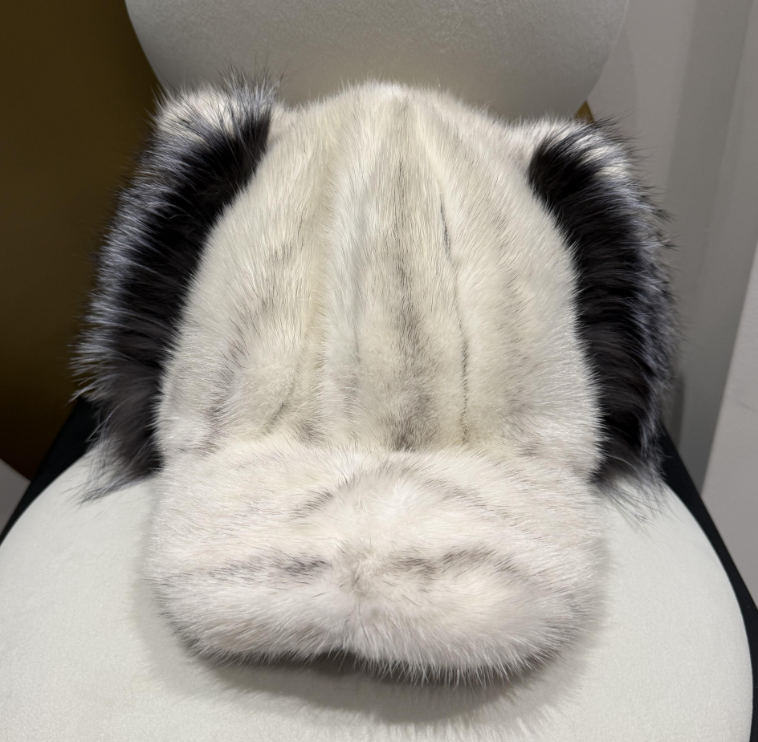 KITTY CAP SAMPLE (WHITE/SILVER FOX) - SIZE M