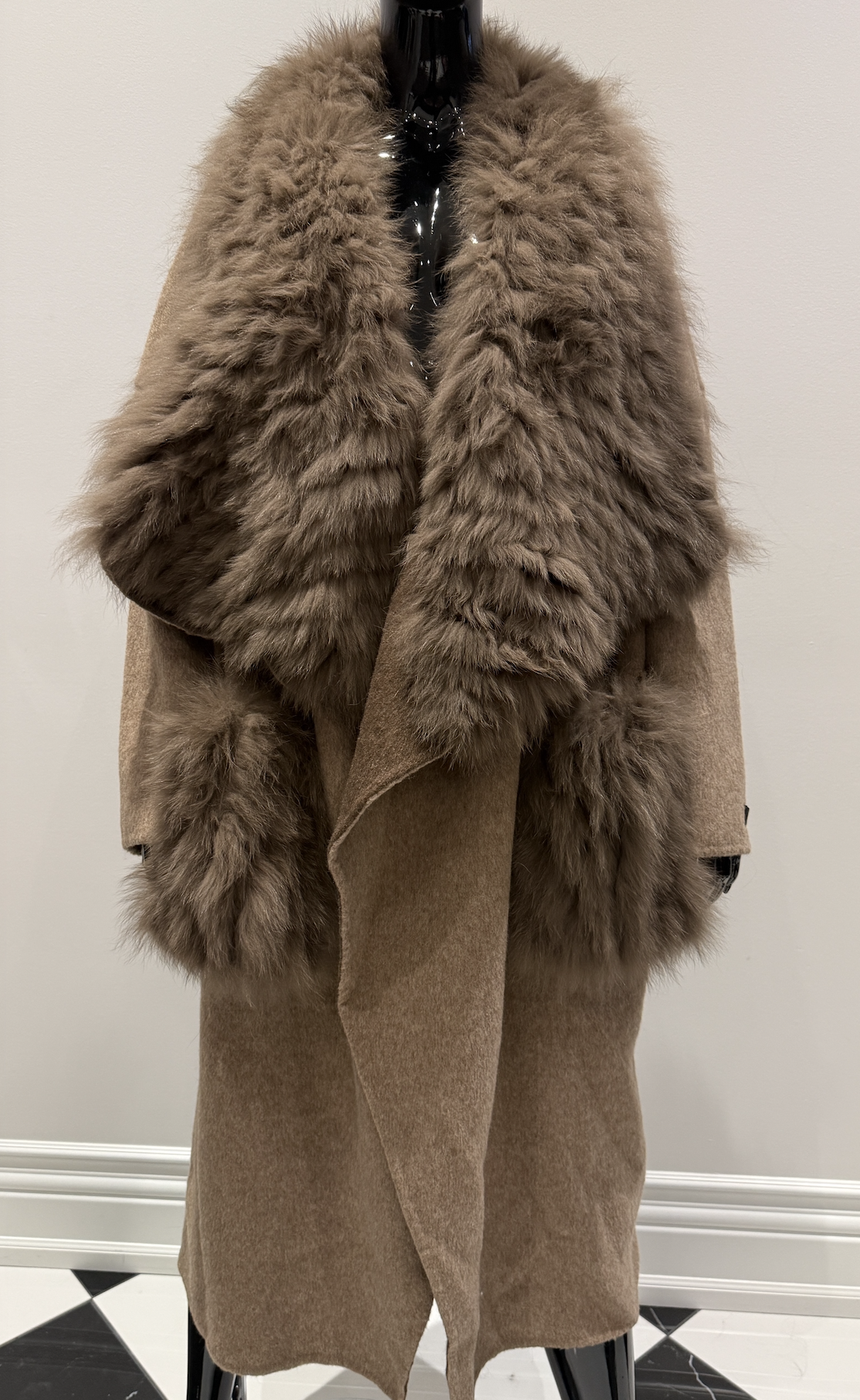 OVERSIZED WOOL COAT WITH KNITTED FOX FUR (TAUPE) XL+