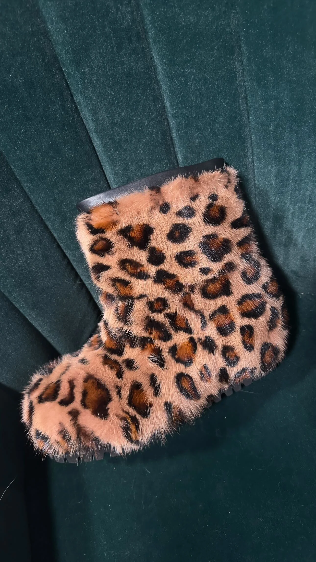 LEOPARD MINK BOOTIE SIZE 39