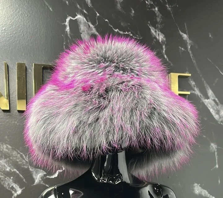 GREY FOXXY HAT (PINK TIPS)