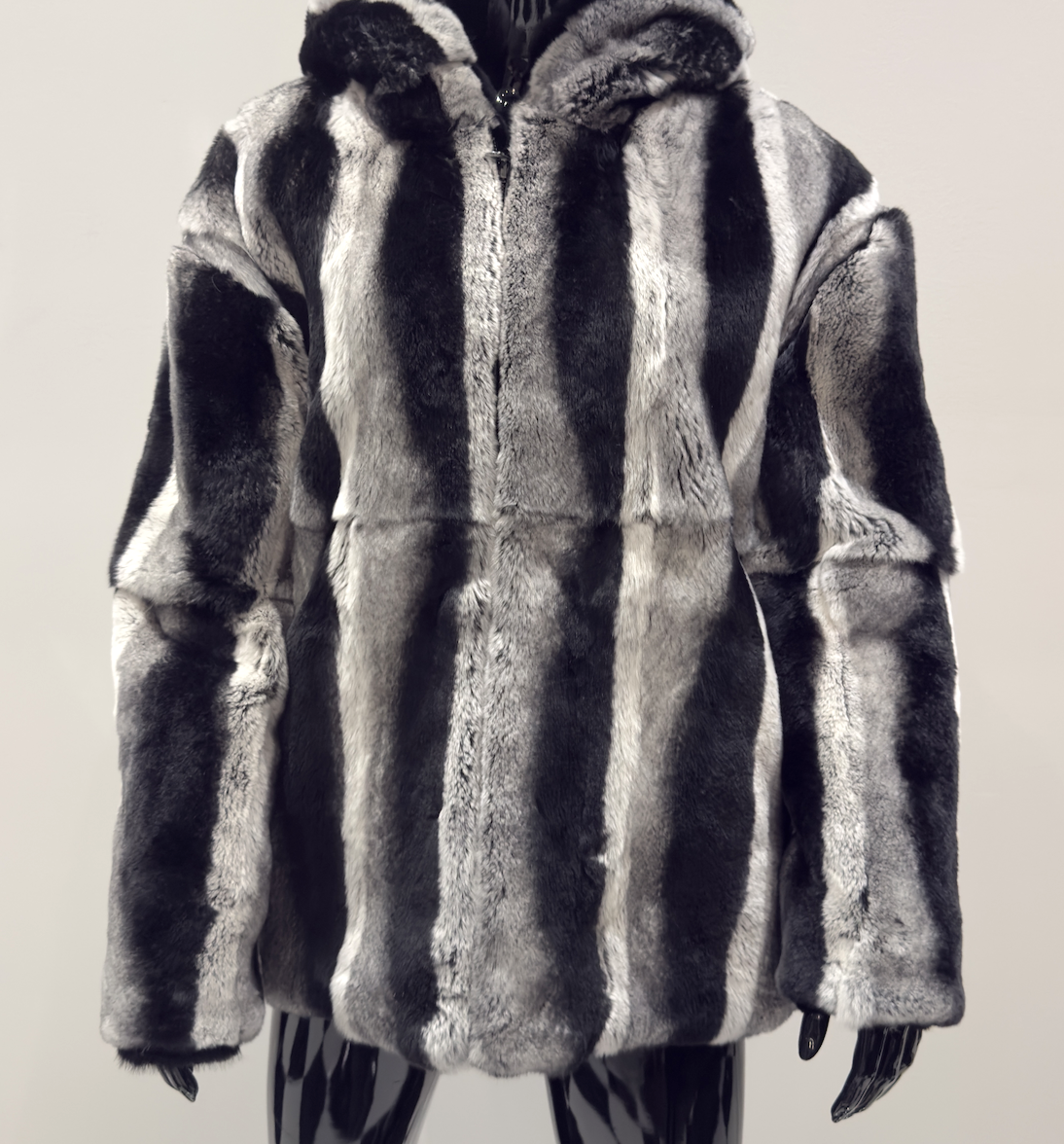 CHINCHILLA HOODED ZIP UP (M/L)