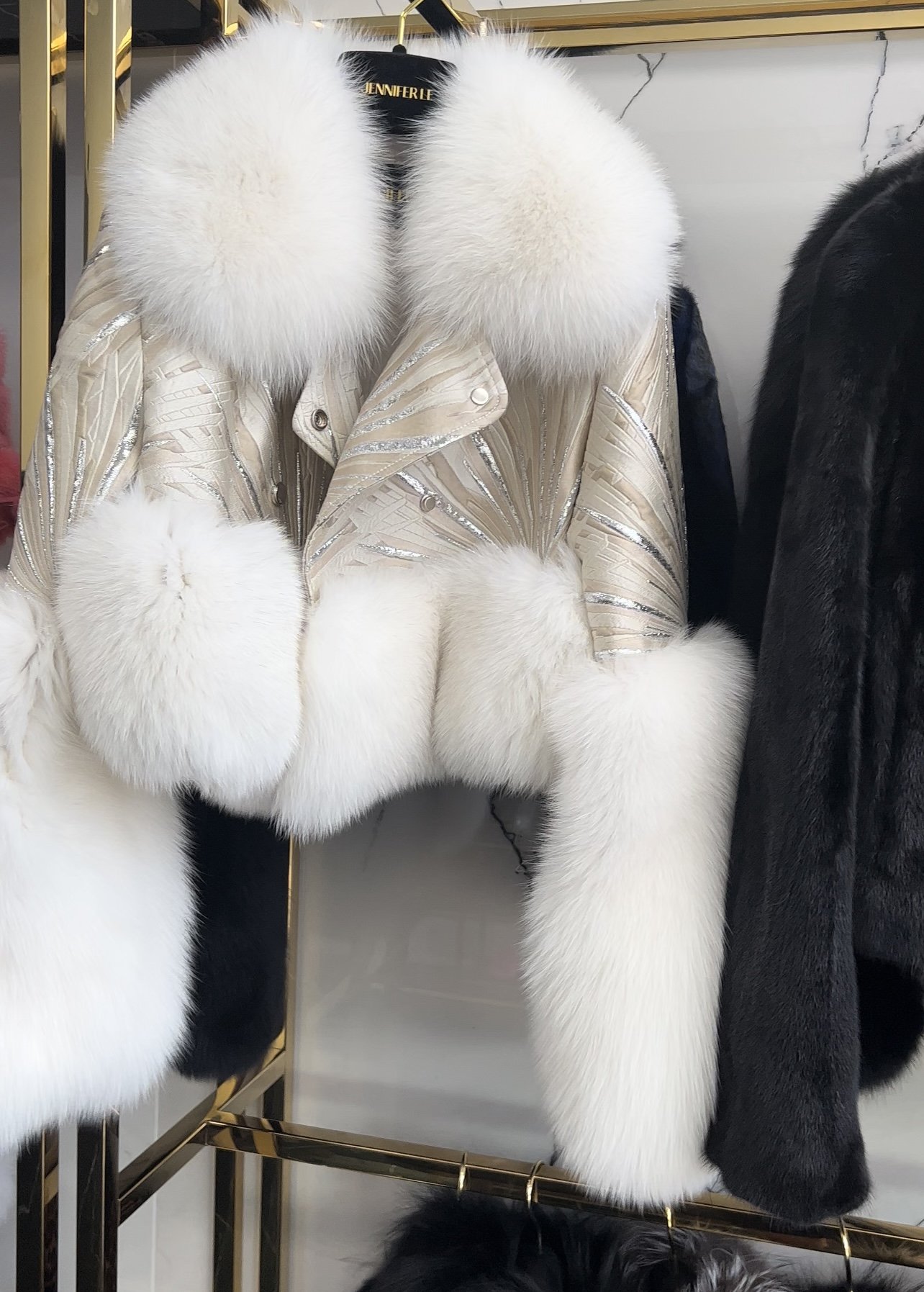 SILVERY BEIGE JACQUARD X FOX RUNWAY JACKET (SIZE S/M)