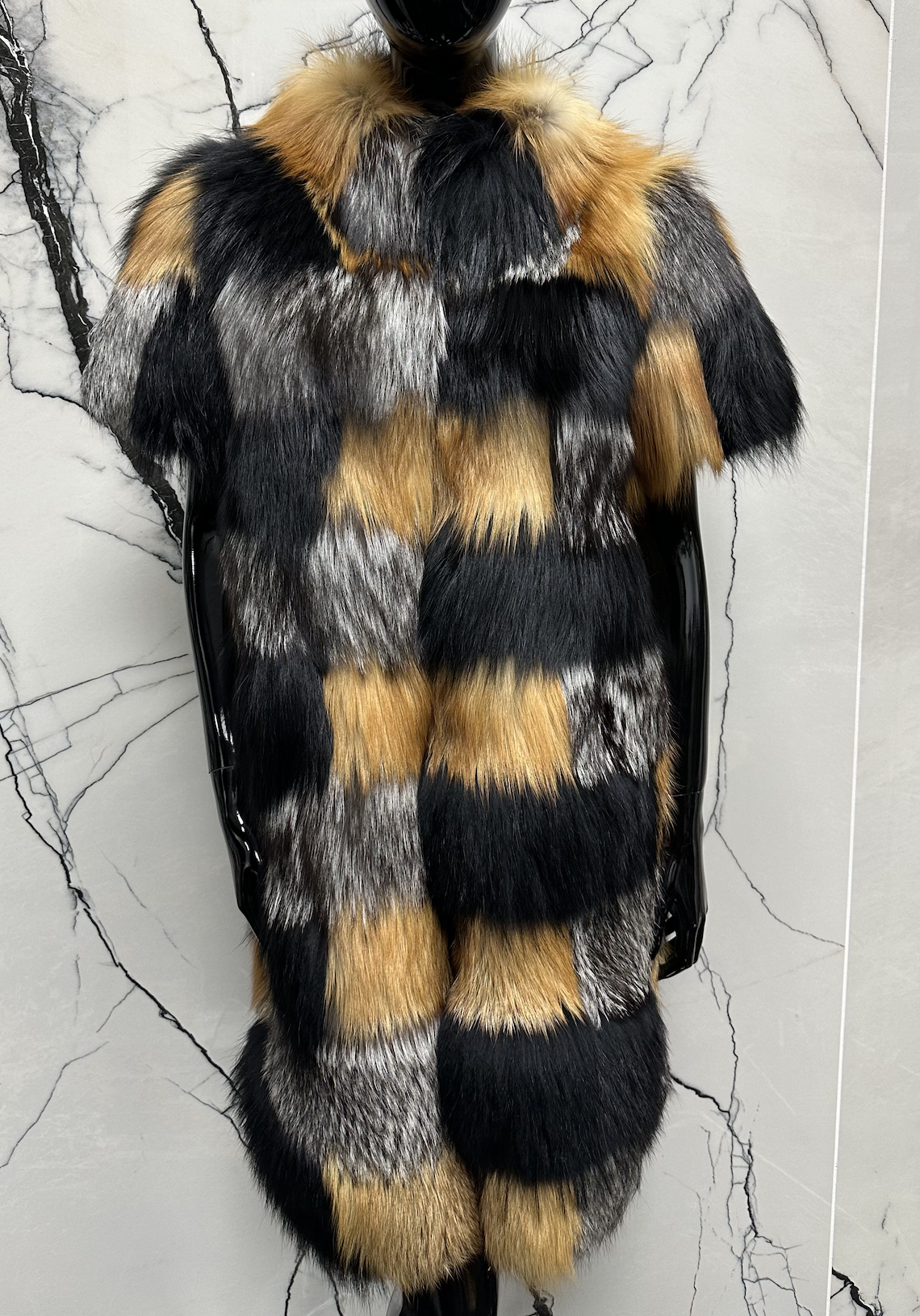 TRI-COLOR FOX FUR VEST (M/L)