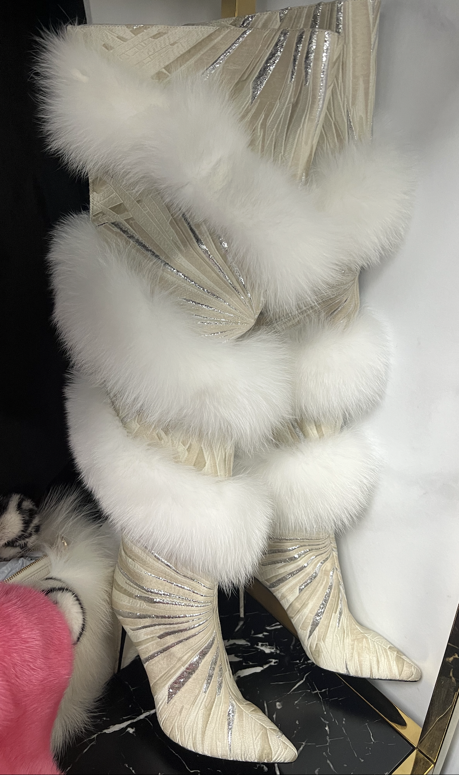 WHITE X SILVER JACQUARD FOX FUR RUNWAY BOOT SIZE 40 R