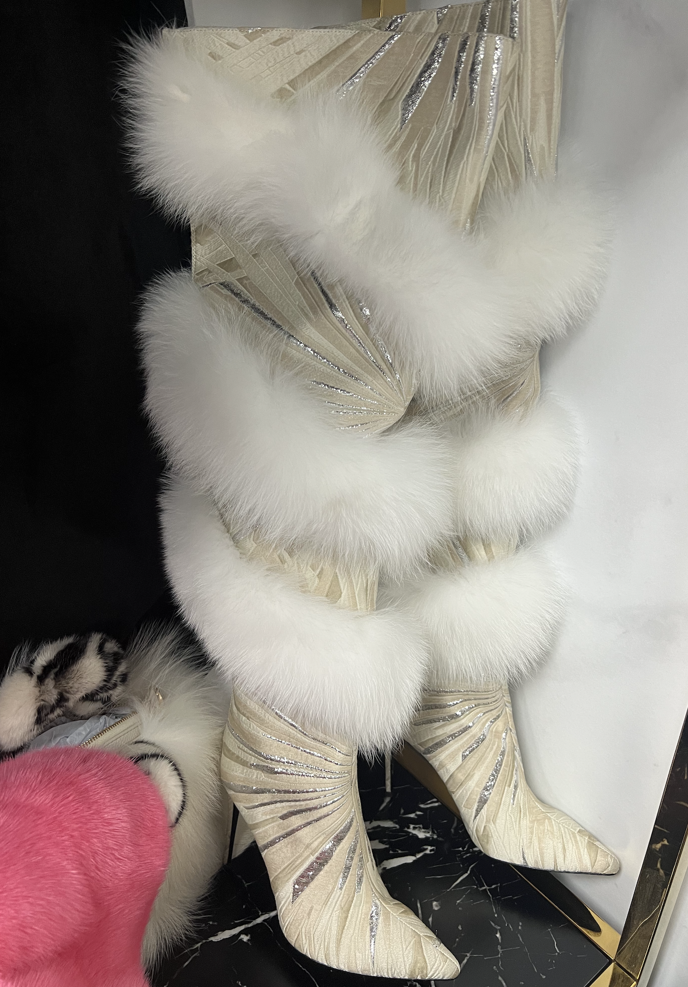 SILVERY BEIGE JACQUARD RUNWAY BOOT SIZE 40 R