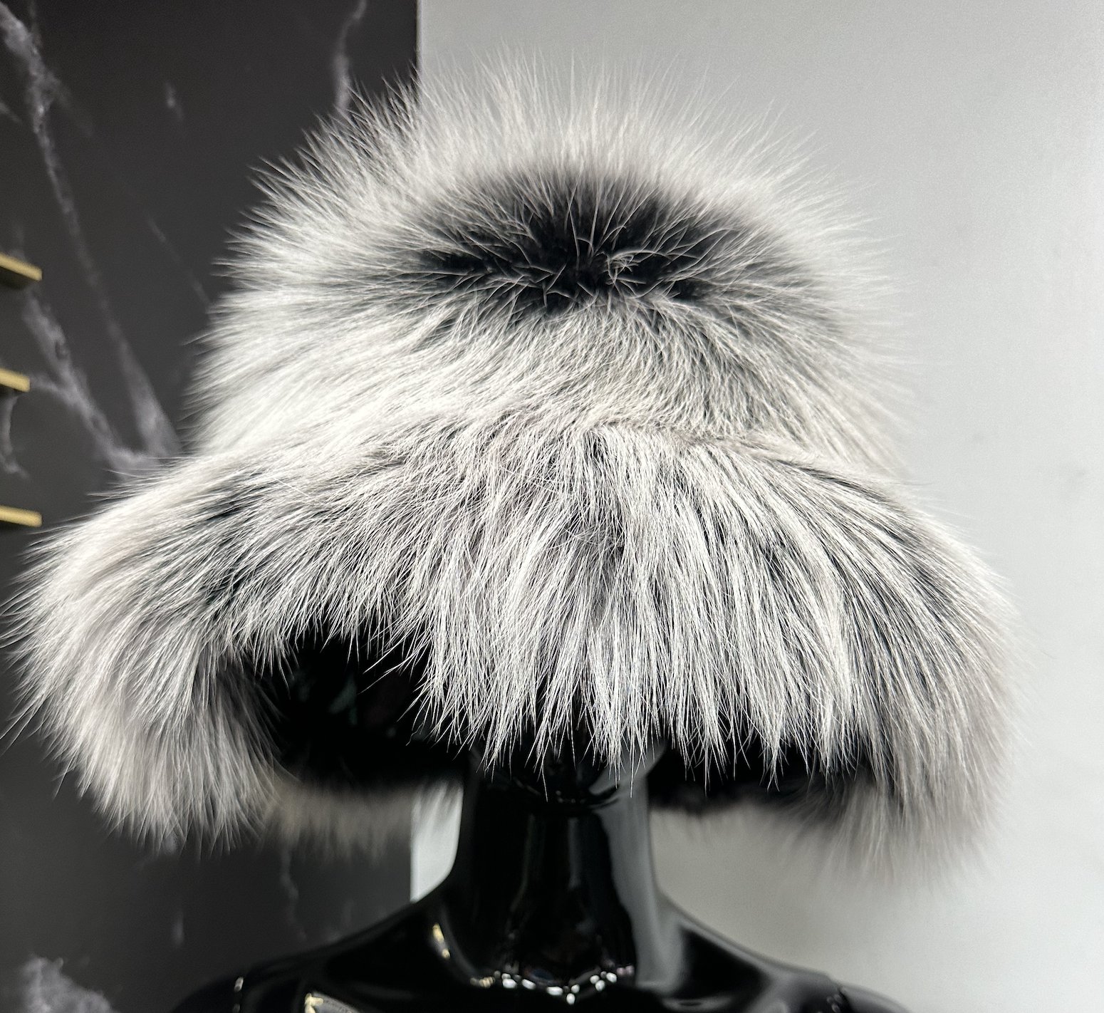 SILVER X BLACK FOXXY HAT