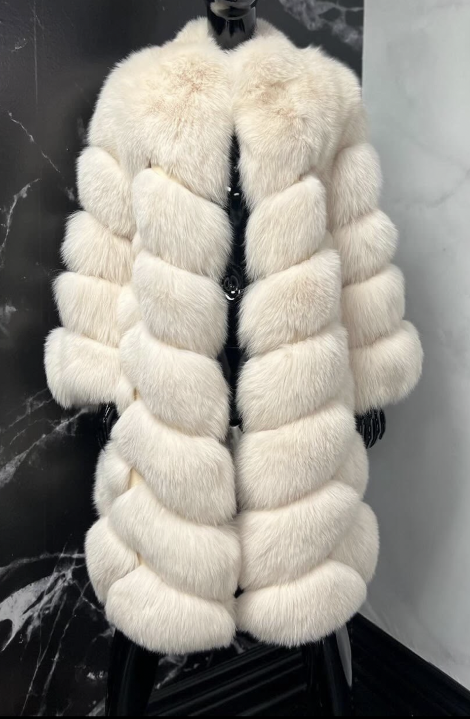 CREAM WHITE CHEVRON FOX FUR COAT (M/L)