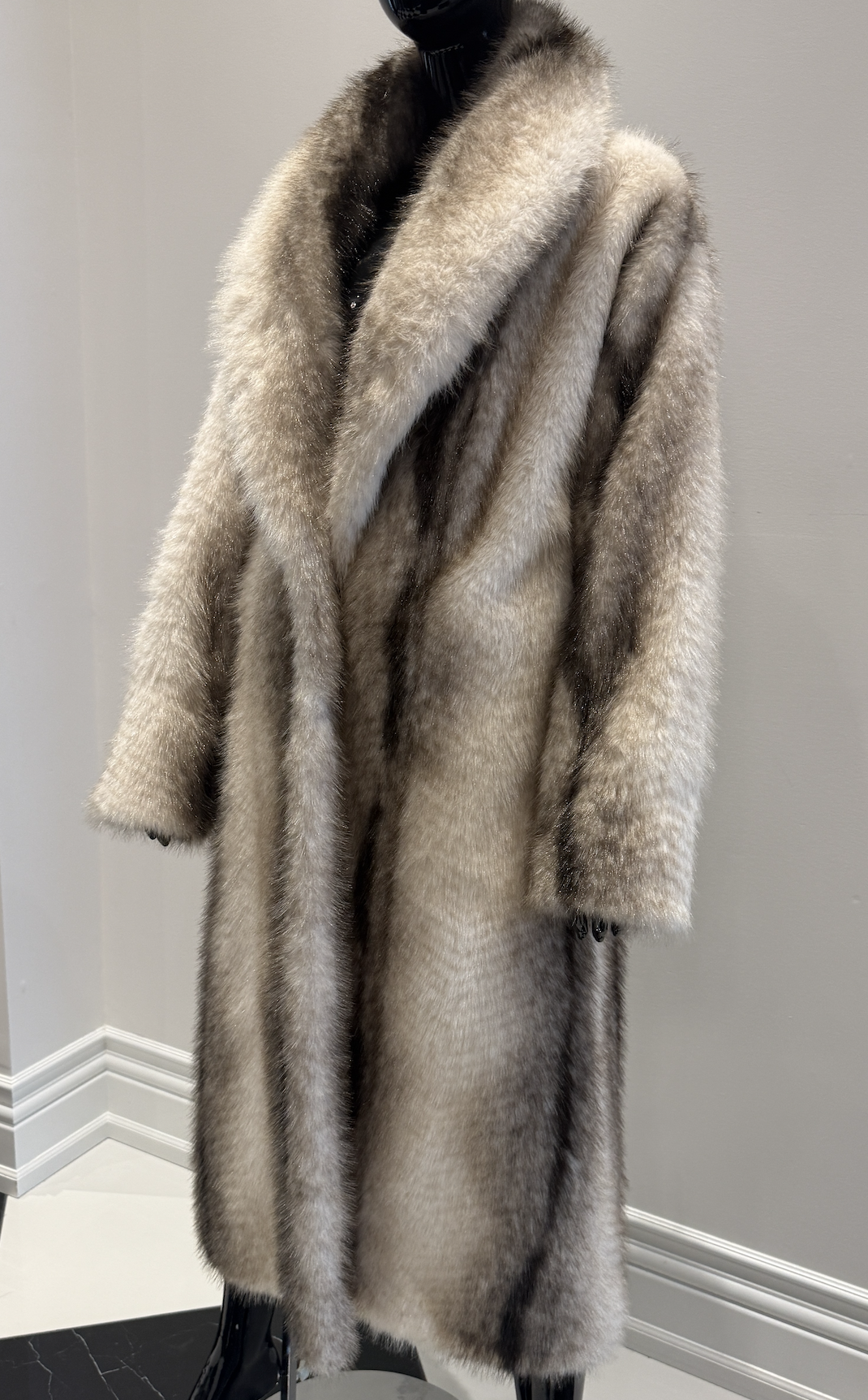 FAUX FUR SIBERIAN COAT (M/L)