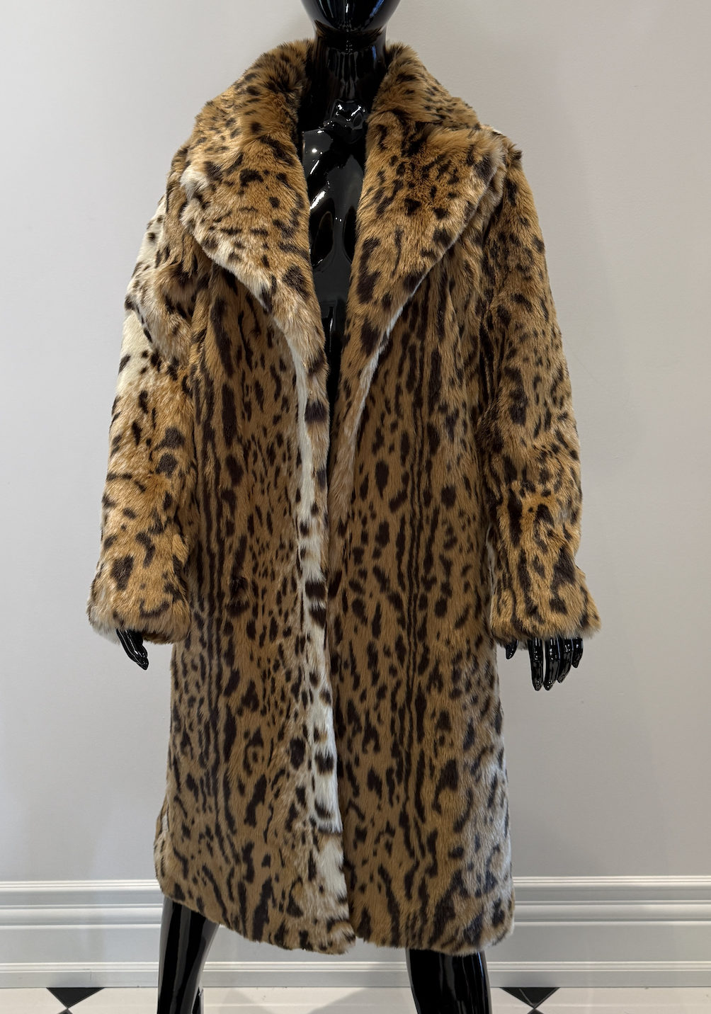 LEOPARD PRINTED FAUX FUR