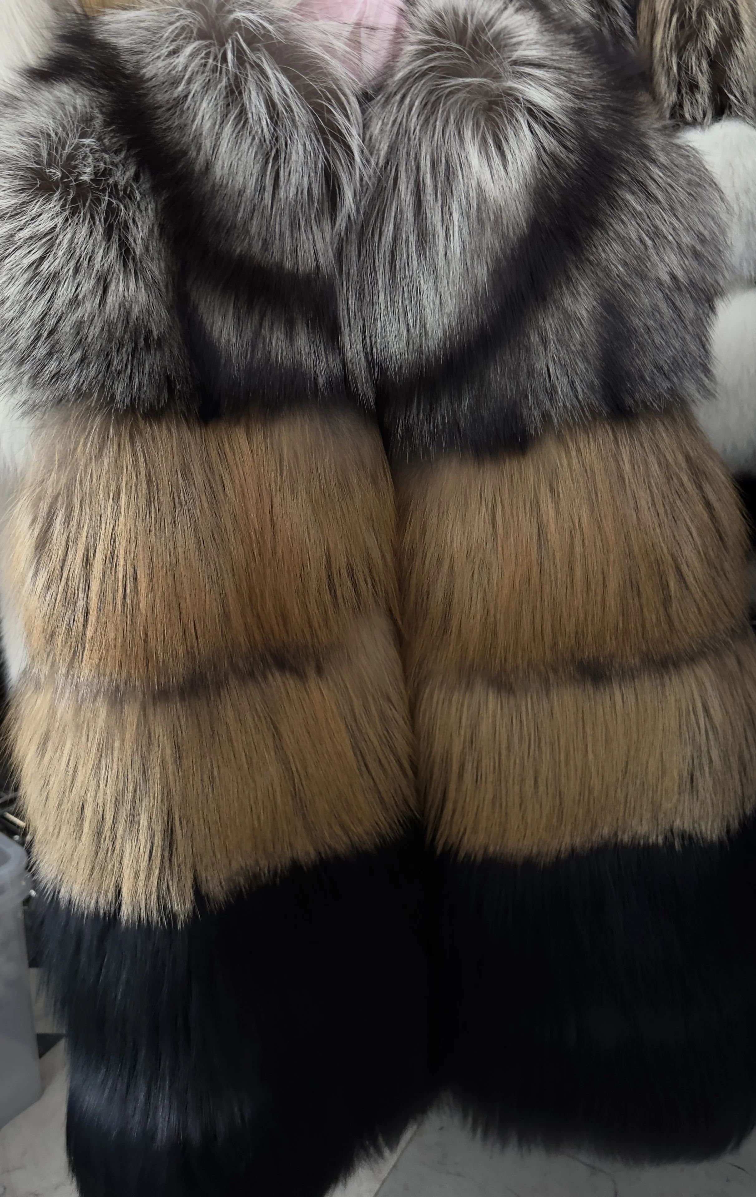 TRI COLOR FOX FUR VEST (M/L)