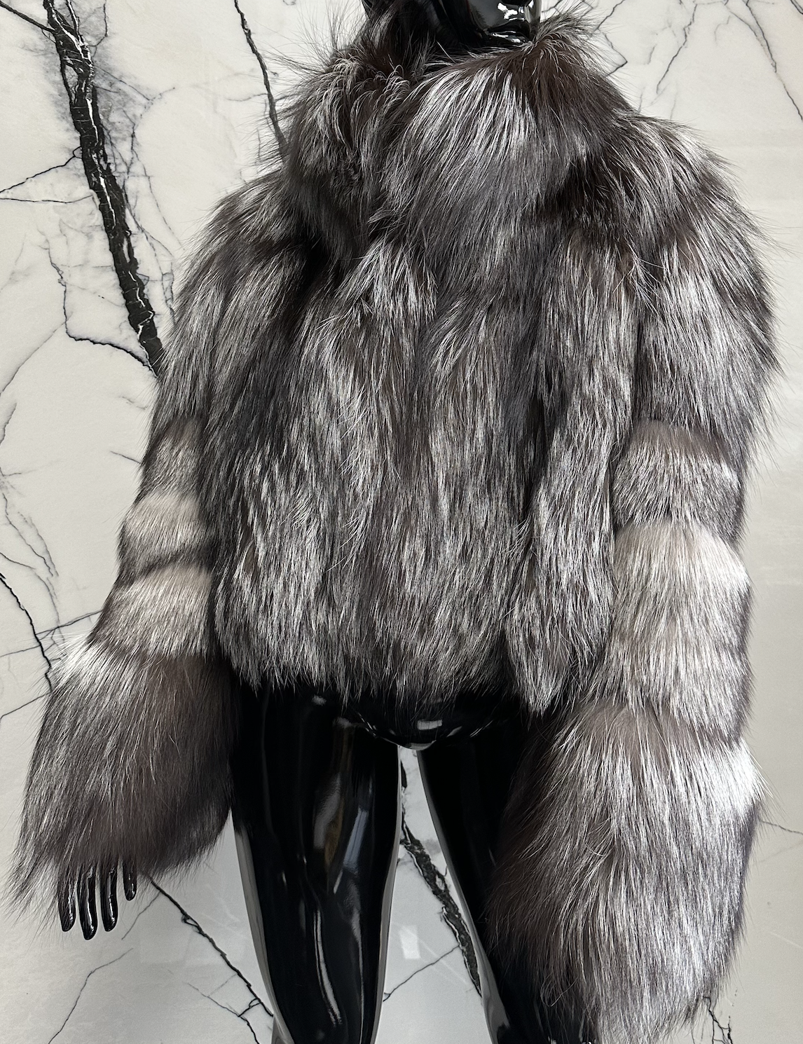 SILVER FOX FUR COAT (M/L)