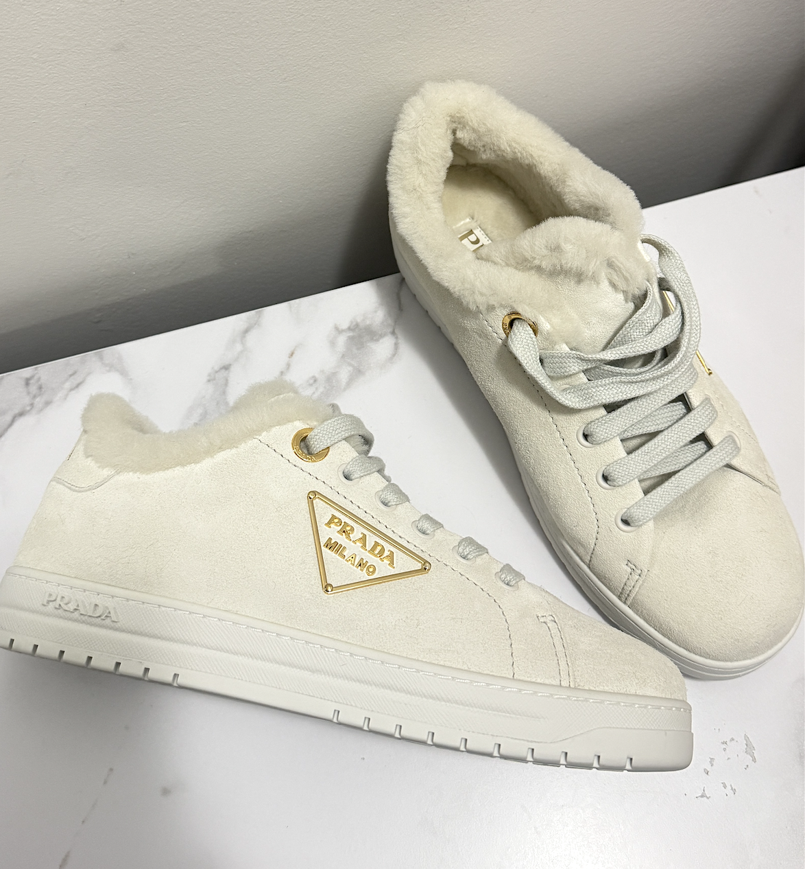 PRADA BEIGE SHEARLING SNEAKERS 38.5