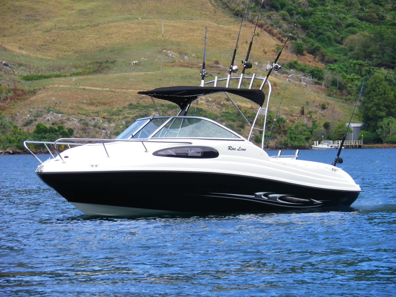 186 CX w Rocket Launcher 02 - On Water (Low Res).jpg