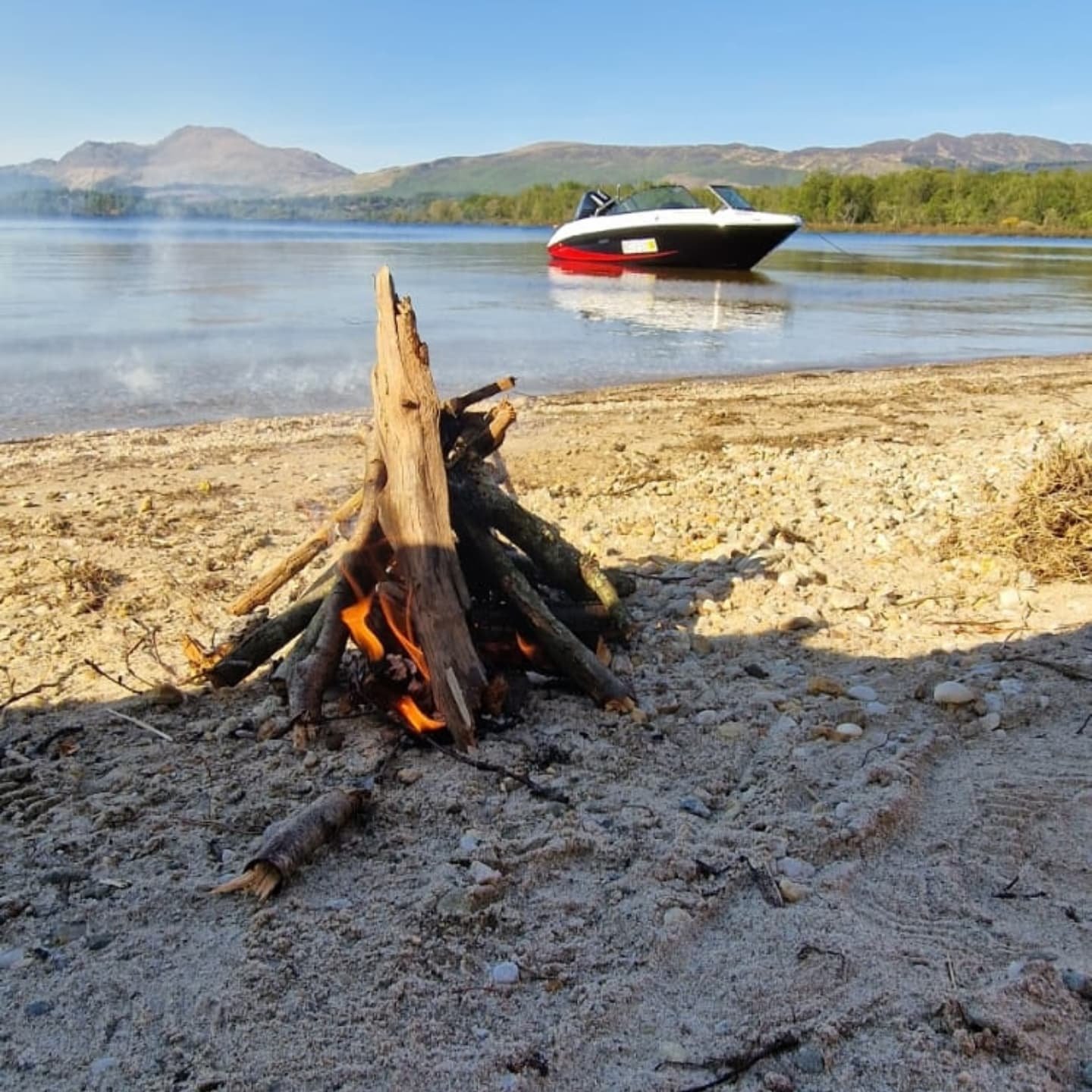 As we head into Winter down here in the Southern Hemisphere, it is just the beginning of the season up North and we are happily living vicariously via our Rae Line owners in the UK as they are getting their boats out and starting to enjoy some qualit