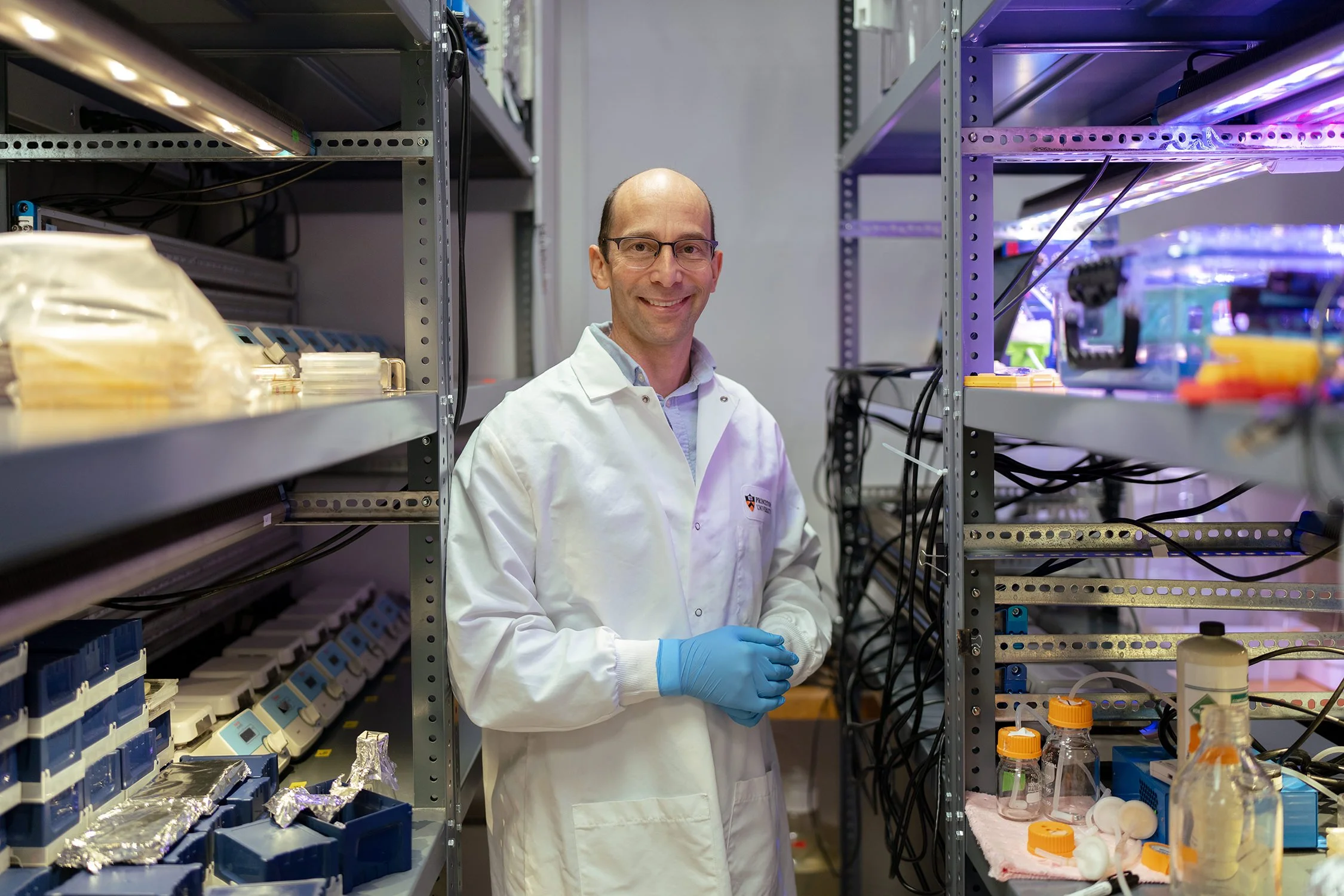 20251212_Jonikaslab_MR_043.jpg