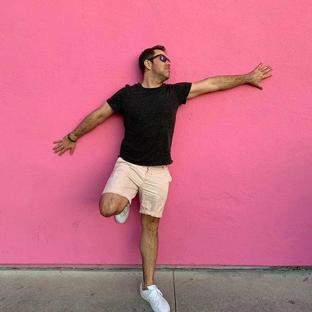 how we do in LA #sunsetpink #hotstuff #wallpaper #noshoesonthewall