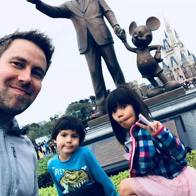 Man vs mouse in Tokyo Bay. #tokyodisneyland  #lineup #happydad #flashbackfriday