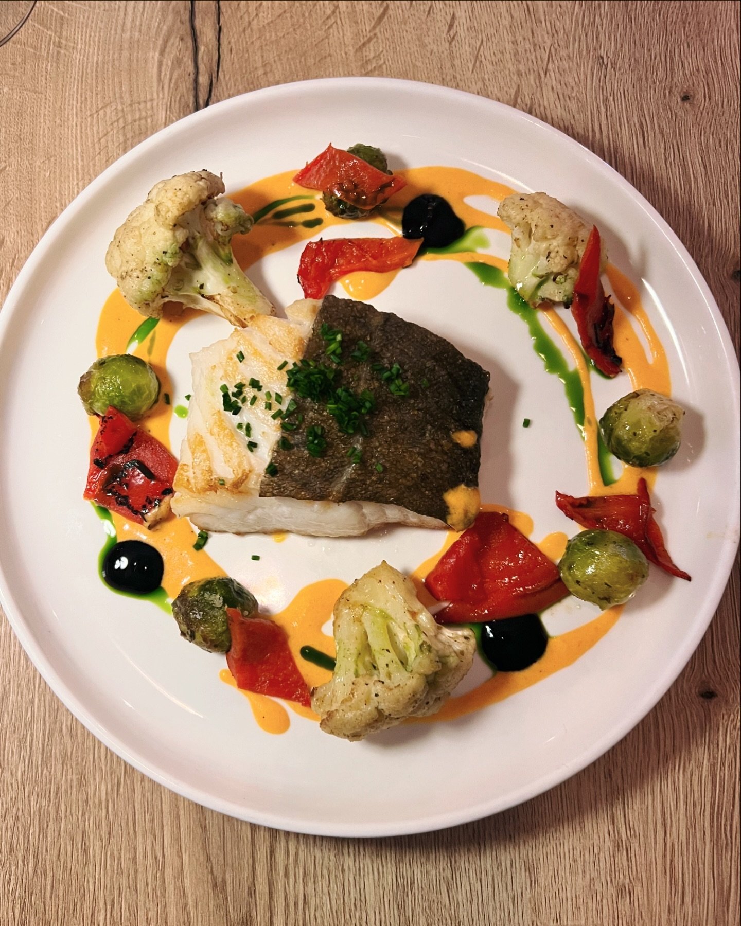 V I S @restaurantenya .
Wisten jullie dat wij bij Enya heerlijke visgerechten serveren?
Modern Grieks met een Mediterrane twist.
#moderngreekfood #seafood #aegeansea #ionionsea #mediterranean #foodforlife #bluezones #restaurantenya