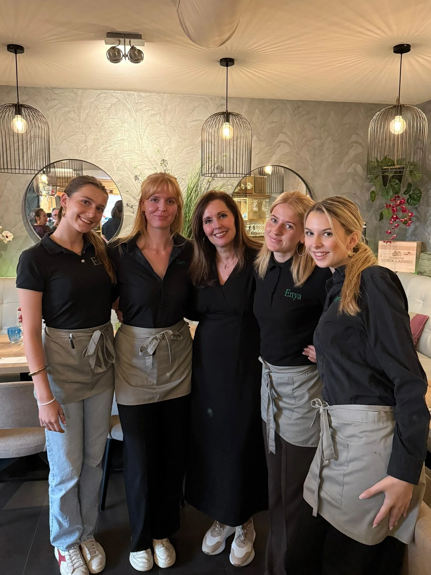 Team Enya is weer klaar voor een gezellig family-style diner @restaurantenya .
#moderngreekfood #foodforfoodie #greekfood #sharefood