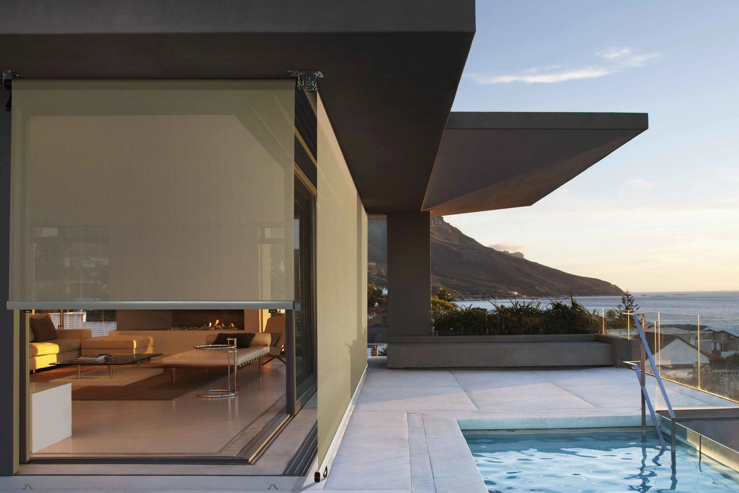 External Screens in Hamilton.jpg