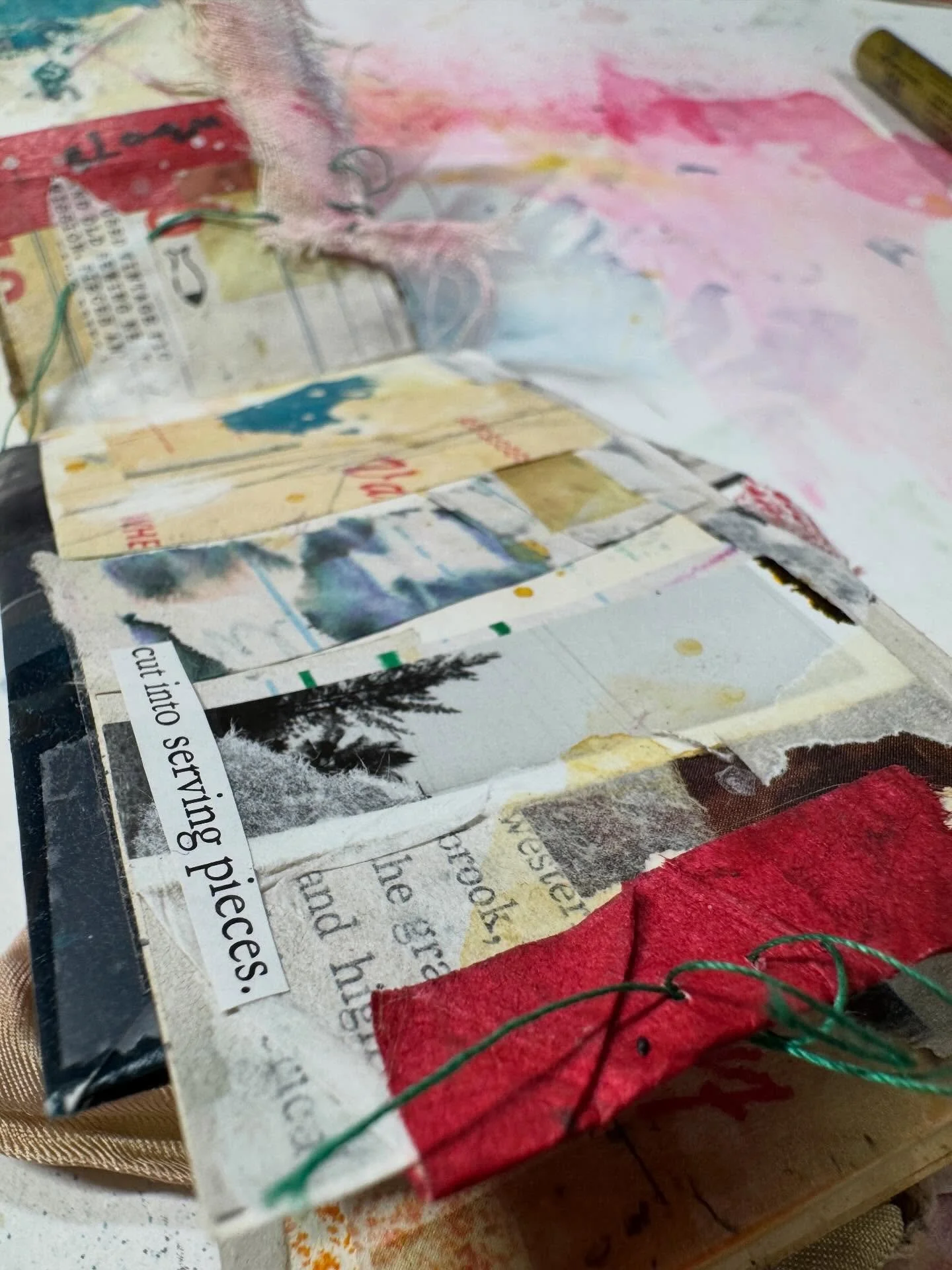 Happy New Year! 

Will be sharing a few things I made during the #artsymarathon which was soooo good! ❤️

&hellip;.. made these pages during @southerngals_designs lesson that kicked us off yesterday. 

#creativeintentions #artist