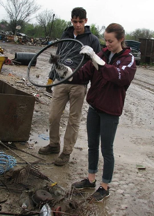 monumetal scrap yard pic 2.jpg