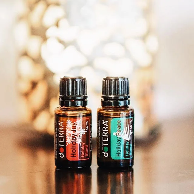 Two very nice smelling oils to use in your diffuser around Christmas time🌺#essentialoillove #essentialoil #essentialoildiffuser #yoga #meditation #essentiellaoljor #essentials #oils #yogaoil #loveoils #doterra #doterralife 
#humble_warrior_woman #hi