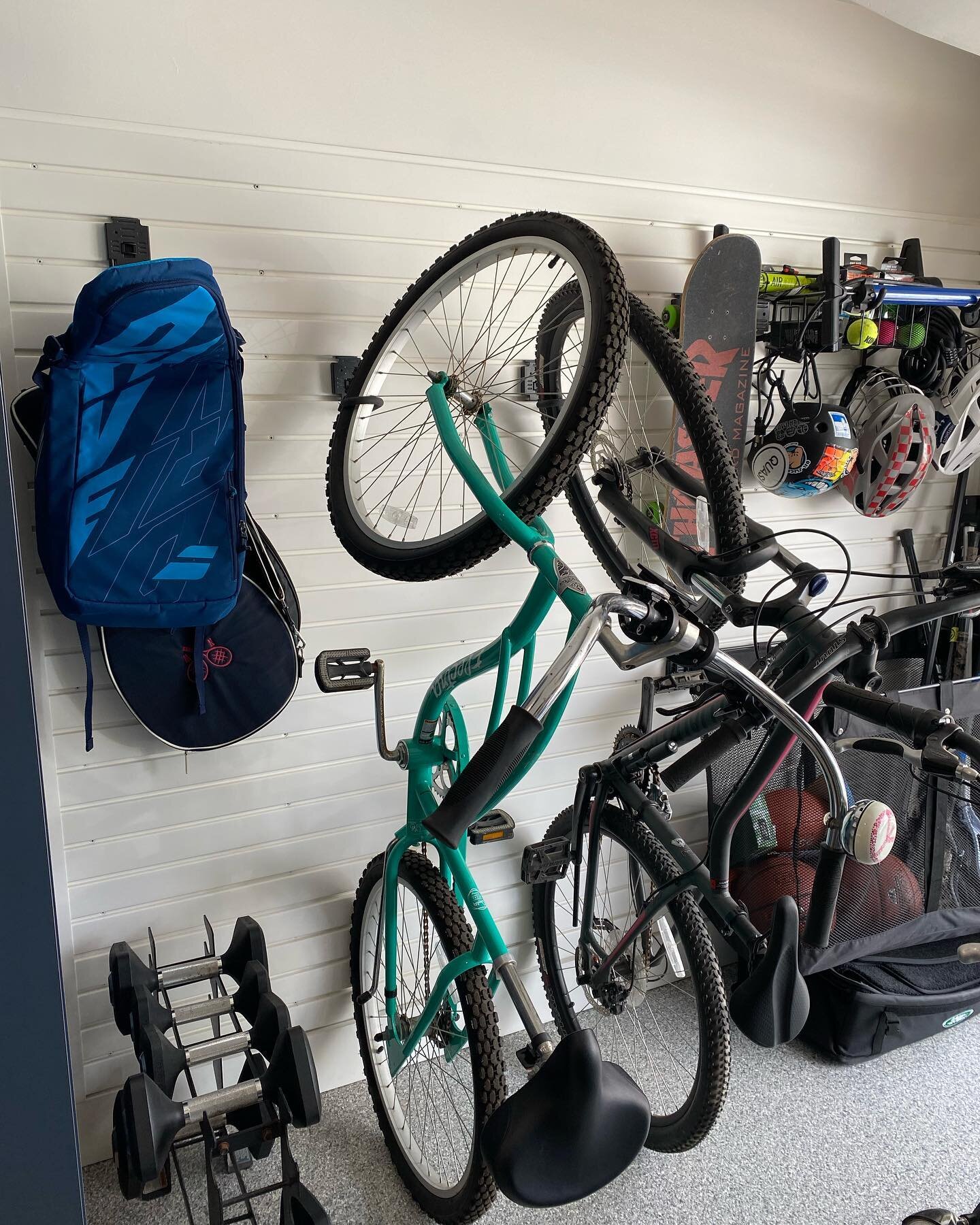 Man I LOVE a slat wall! The most versatile storage solution for regularly used items. 

#springcleaning #garageorganization #slatwall #bikestorage #theefficiencyproject