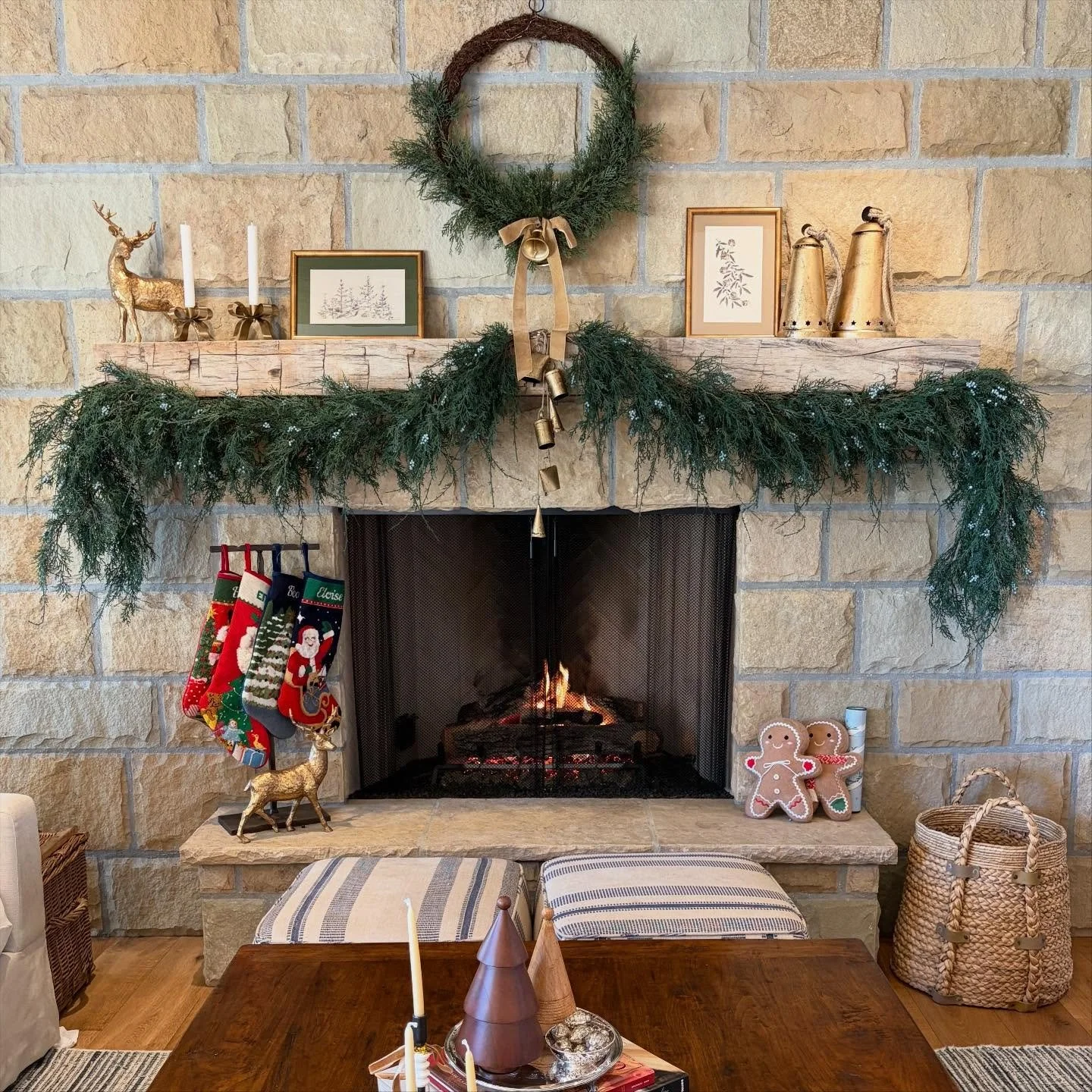 We just love getting your homes into the holiday spirit this time of year. &hearts;️✨ 

Yup It&rsquo;s almost jolly season again and we know how busy it can be. Sometimes you just want the magic of the season to appear without you having to bring it 