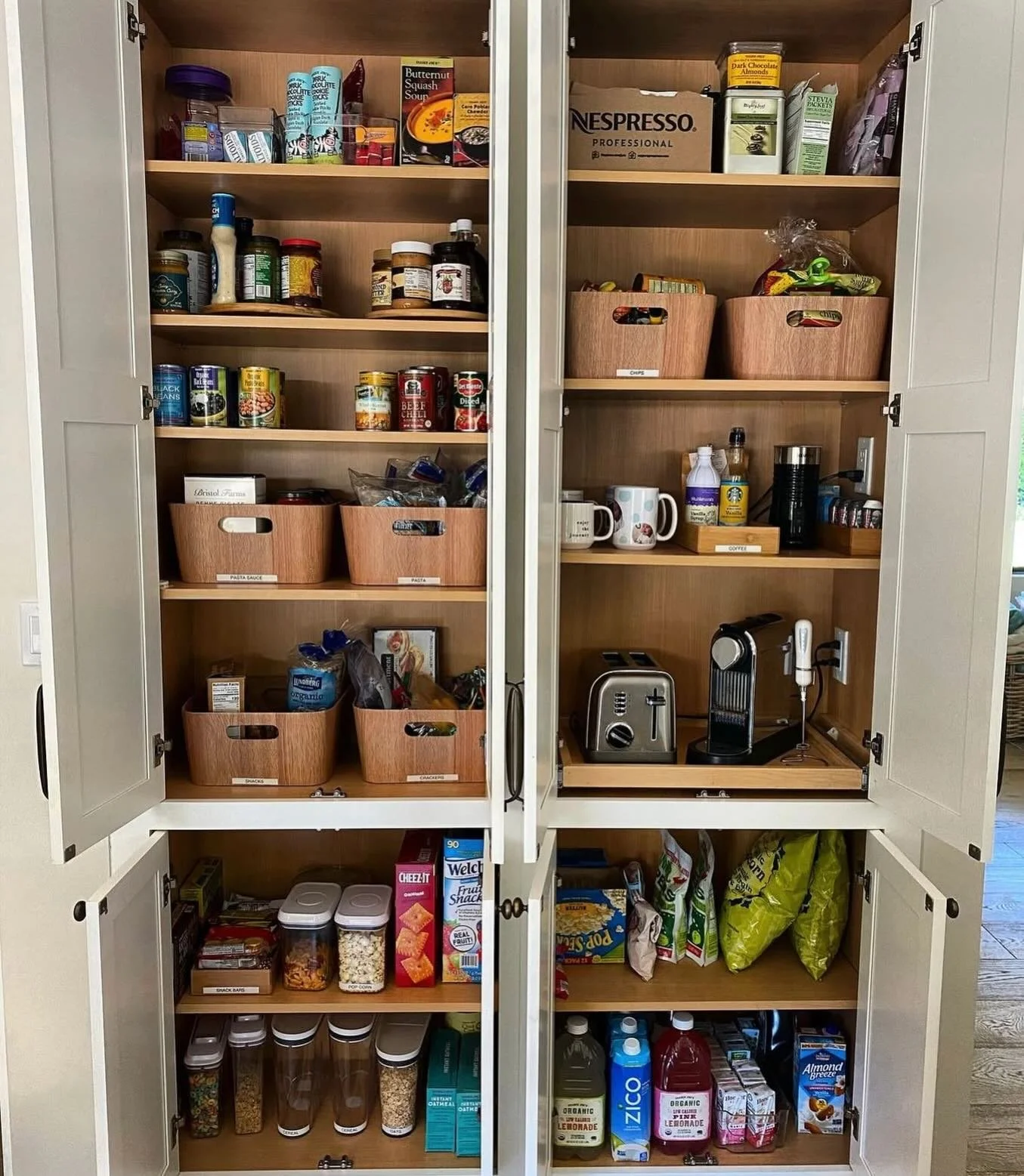 A beautifully organized pantry makes for beautifully cooked meals! 🍽️

Let&rsquo;s be honest, nobody wants to open up a messy pantry before cooking. It&rsquo;s one of those things that might just push you closer to ordering takeout 🥡. Because when 