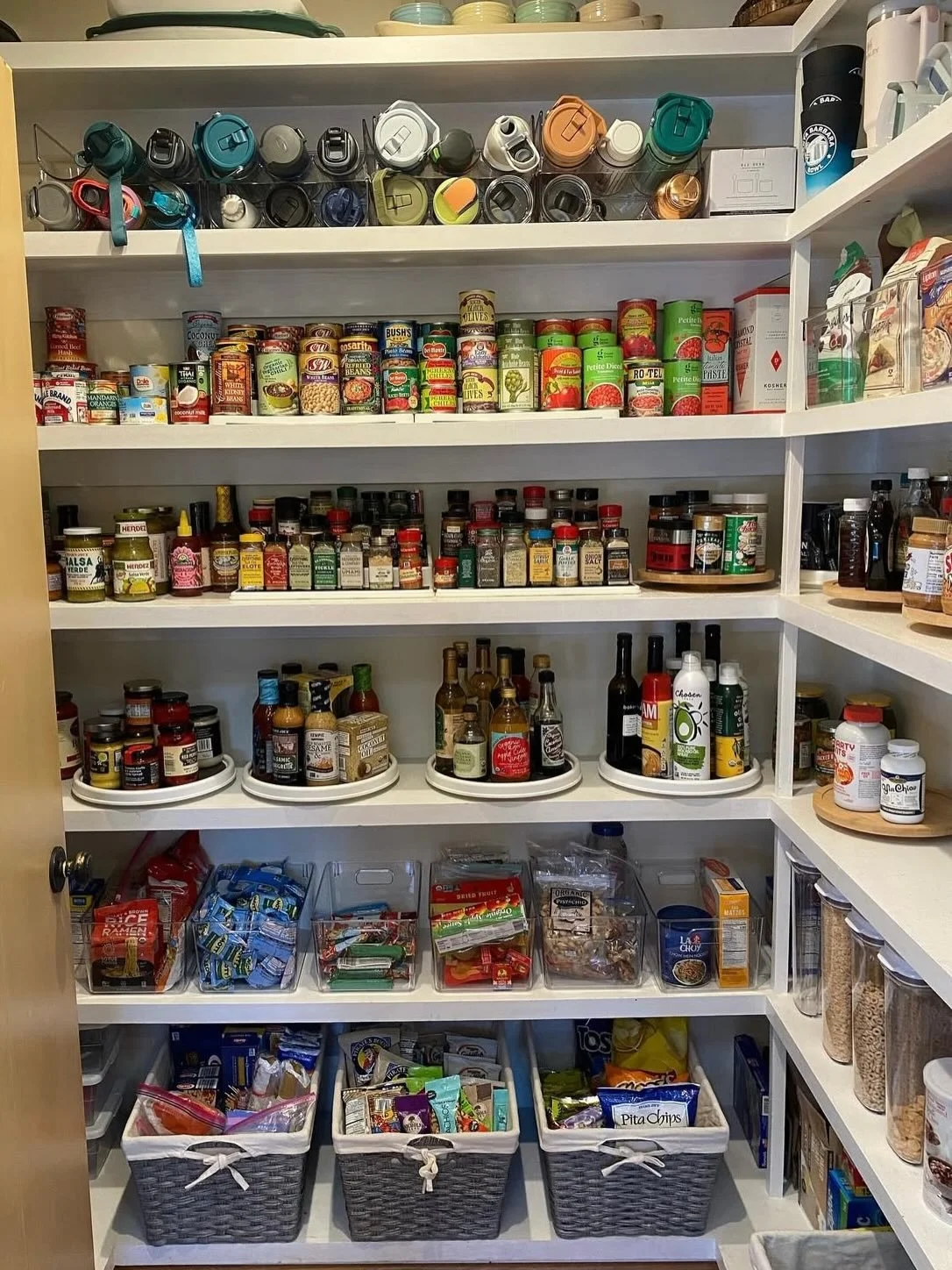 We love organizing a fresh new empty pantry! 🤩 

Everything has their place making for a clear and easy to see system. This system is so efficient it would be hard to mess it up. And that&rsquo;s why we do what we do!

Not only do we come in and tur