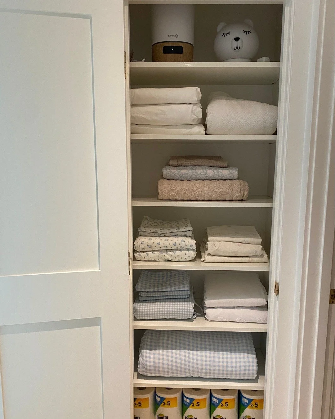 It's Friday and idk about yall, but I'm ready be lookin like the polar bear on the top shelf. 😌😂

Anyways, can we talk about this pretty linen closet... cause I'm obsessed! 

Also FYI, we are currently running a spectacular spring promotion for our