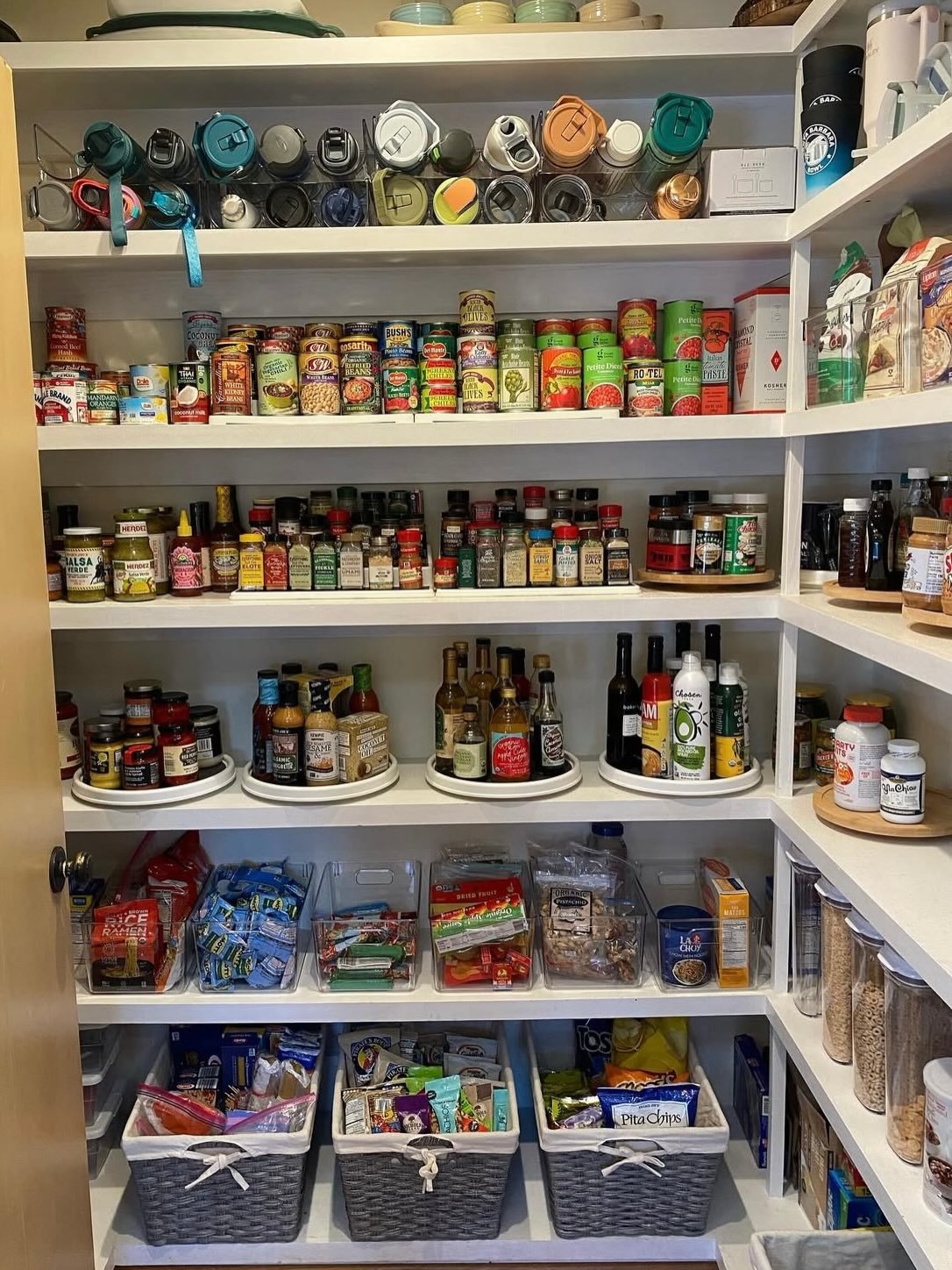 We love organizing a fresh new empty pantry! 🤩 

Everything has their place making for a clear and easy to see system. This system is so efficient it would be hard to mess it up. And that&rsquo;s why we do what we do!

Not only do we come in and tur