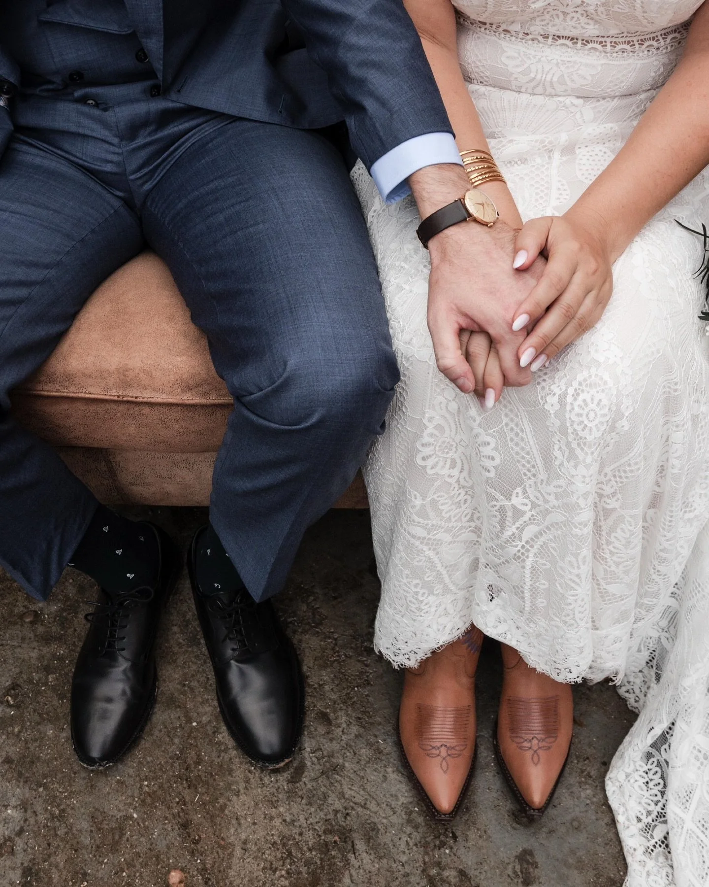 Me emociono al pensar en todo lo vivido en la boda de S O N I A &amp; C A R L O S 🖤📷🌳
@soniandoson @csuegar 

@masia_castellarnau

#barcelonaweddingphotographer 
#editorialweddingphotographer 
#fotografobodasbarcelona 
#spainweddingphotographer 
#