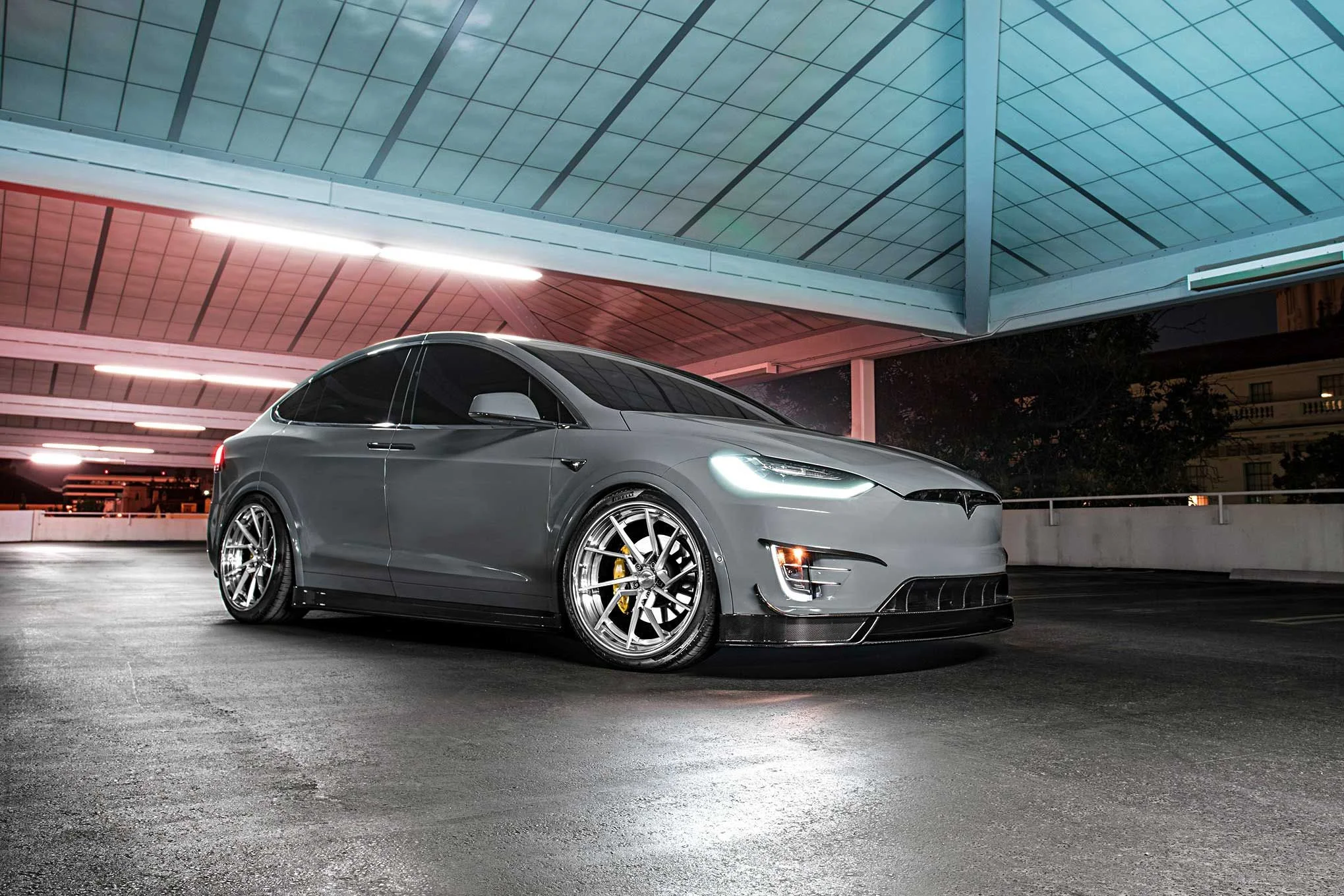 2017-tesla-model-x-p90d-revozport-bodykit 3.jpg