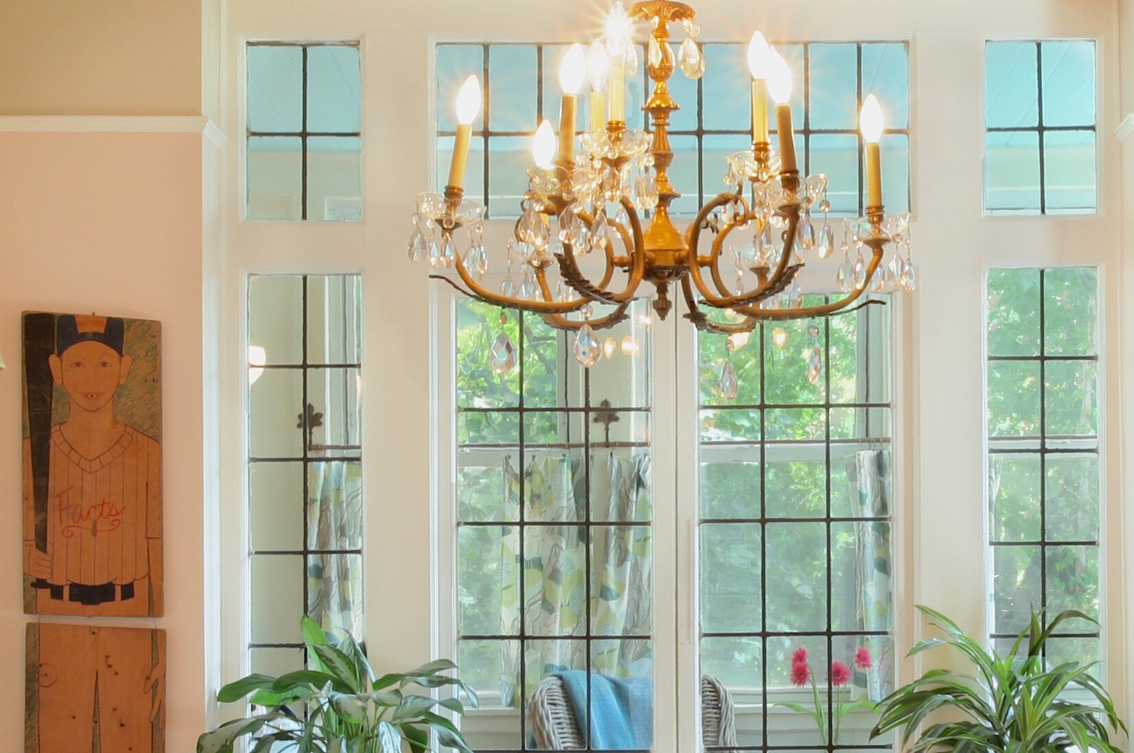 Final+Crop+Dining+1+Baseball+Guy+No+Archway+_REMOVE+SCONCE+WIRE_.jpg