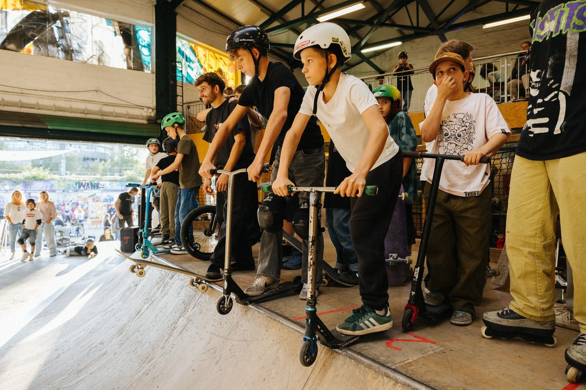 Was für ein Wochenende! Unser Sommerfest ist vorbei – und wir sind immer noch geflasht. Danke an die unzähligen Besuchenden, die die Skatehalle, den Außenbereich und das ganze Gelände mit Leben gefüllt haben. Besser h&