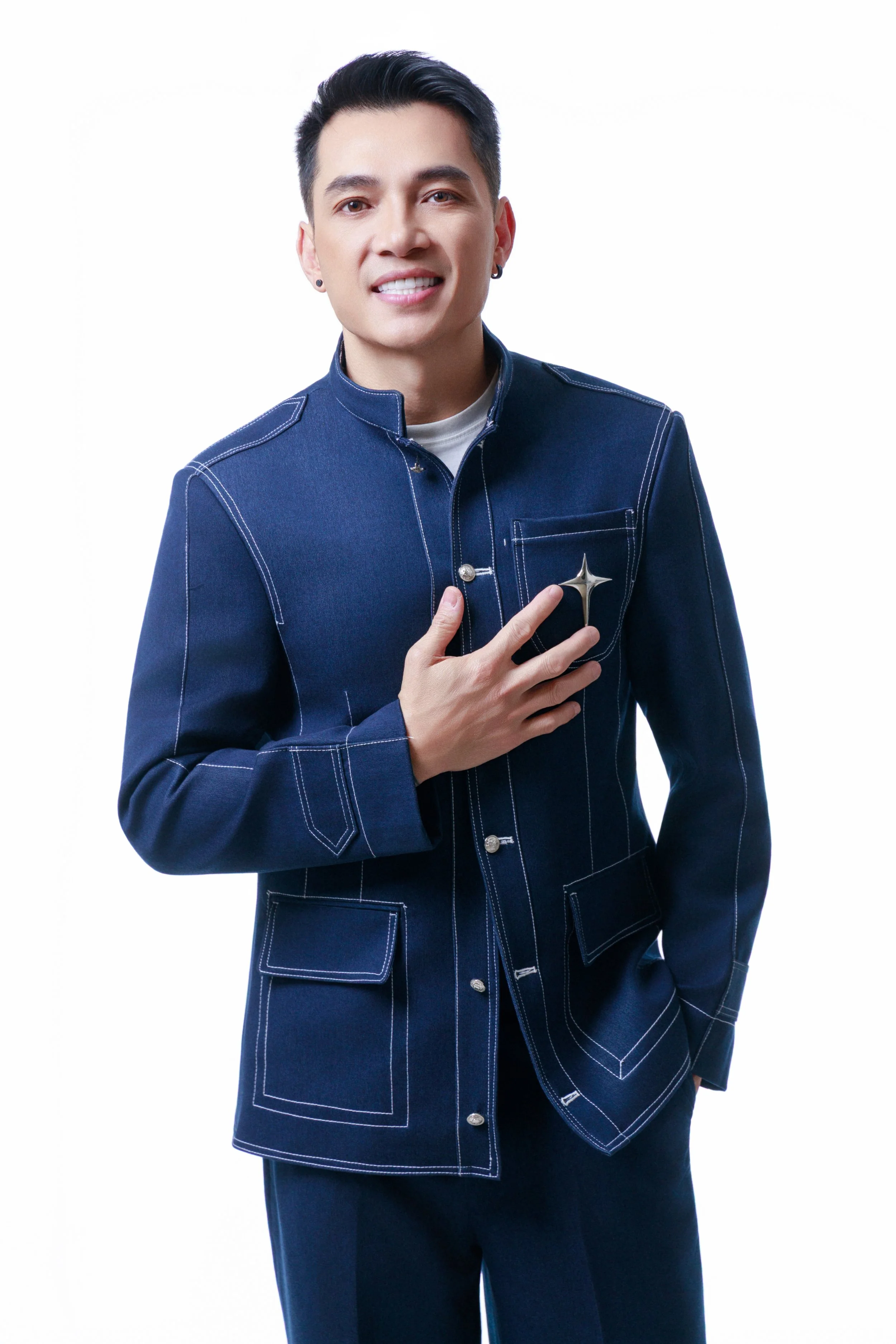 aLTQuang11108 copy.jpg