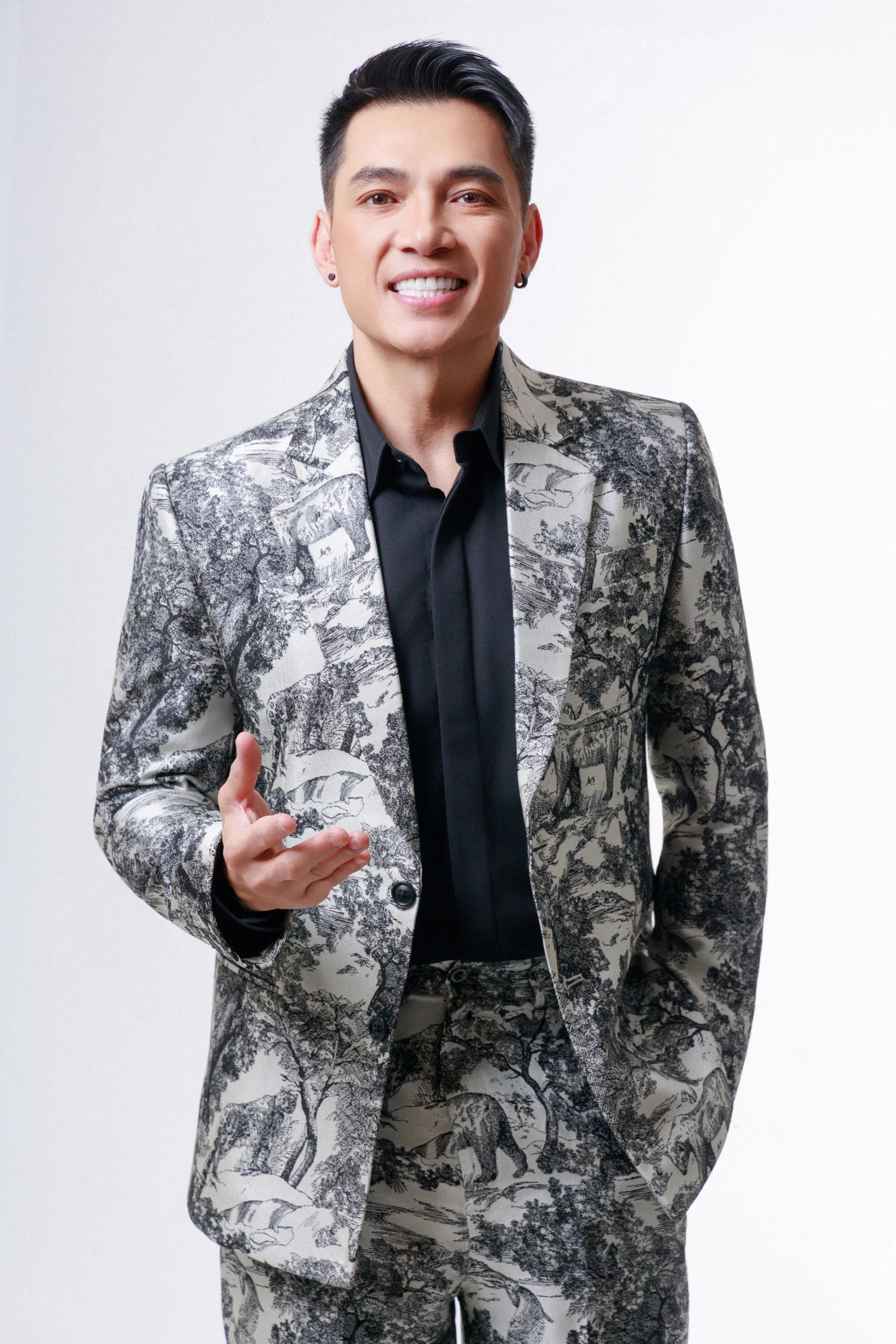 aLTQuang11153 copy.jpg