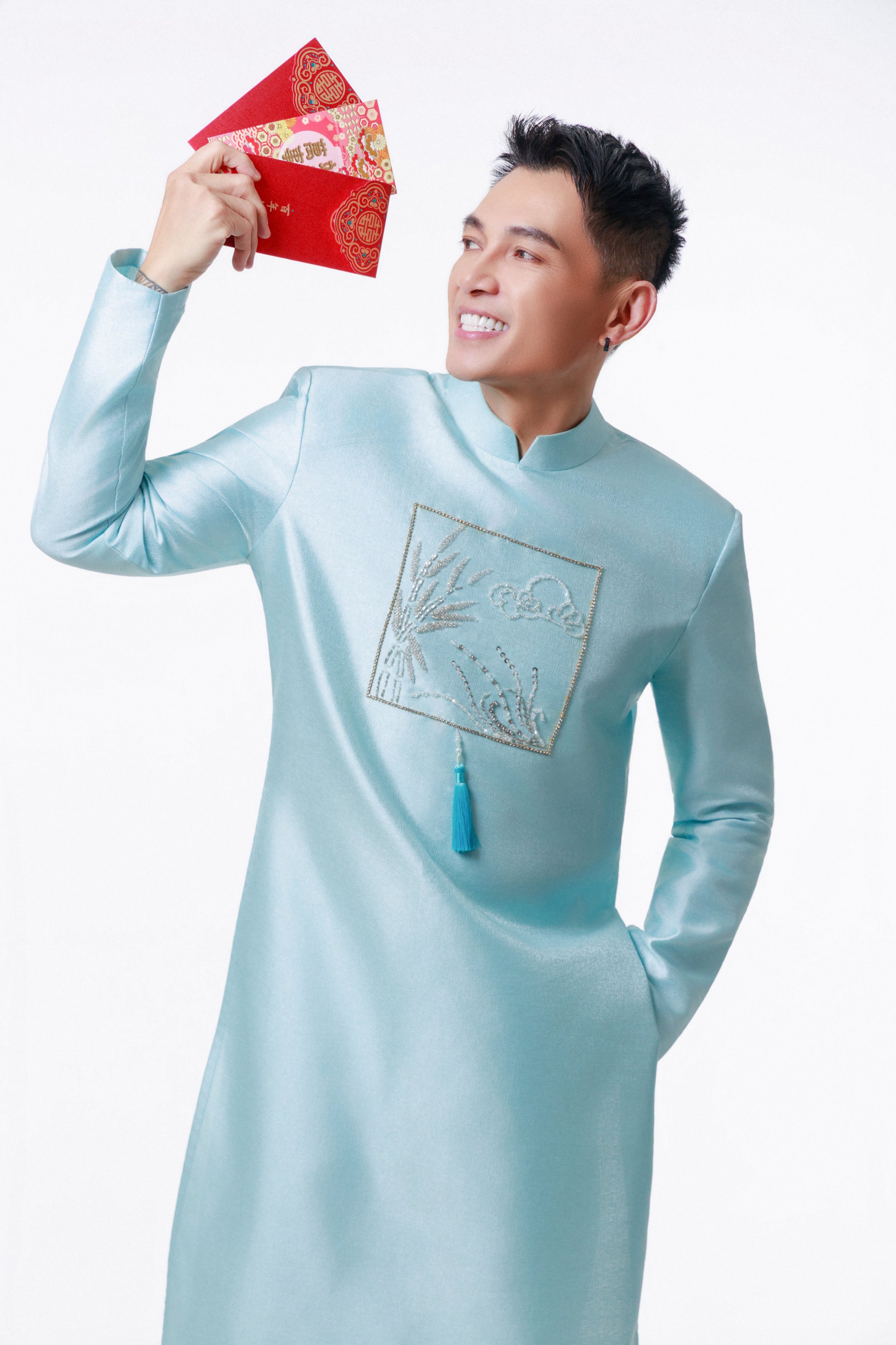 aLTQuang11323 copy.jpg