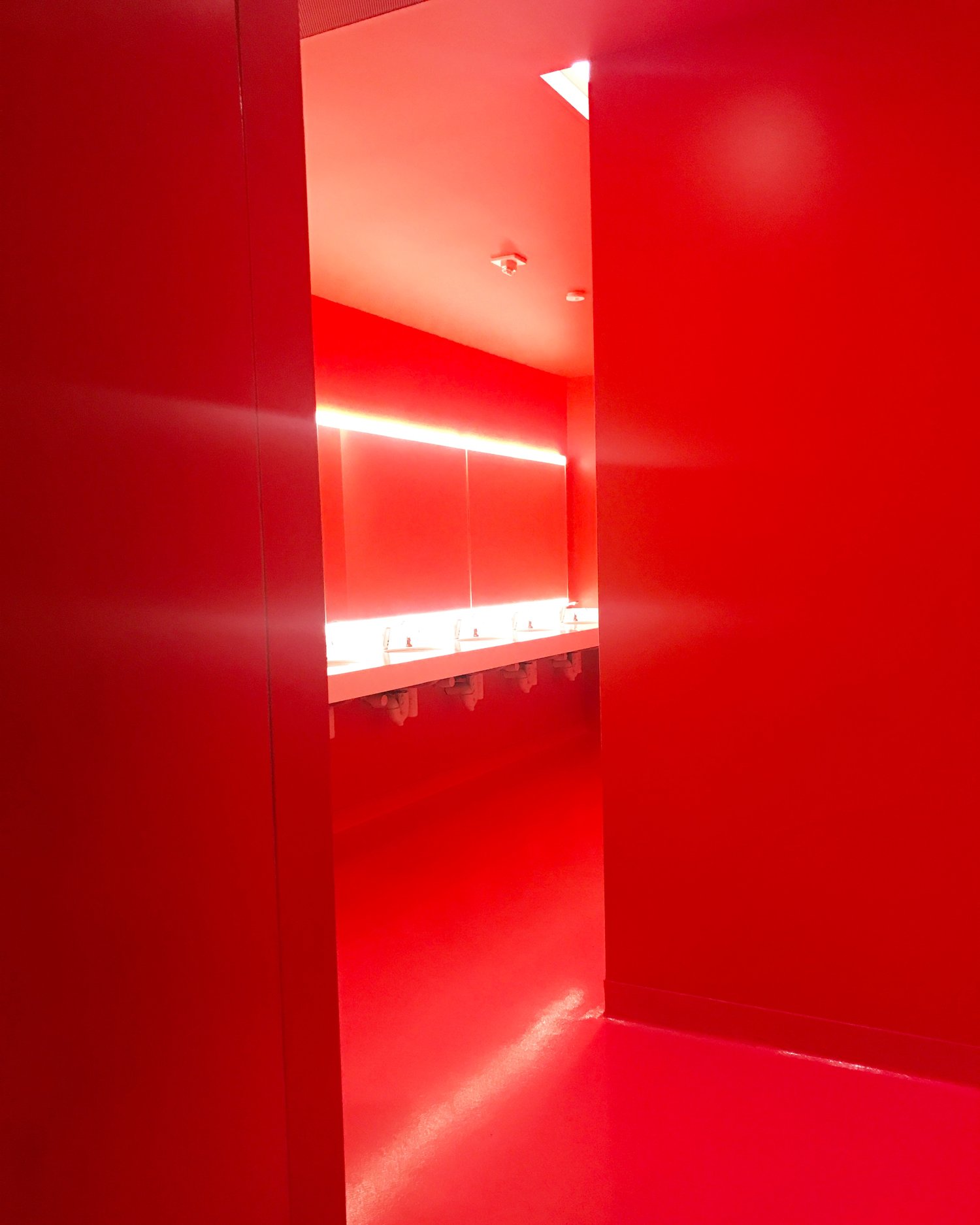 Is it weird that the bathroom is one of my favorite things about SFMOMA? ;)
