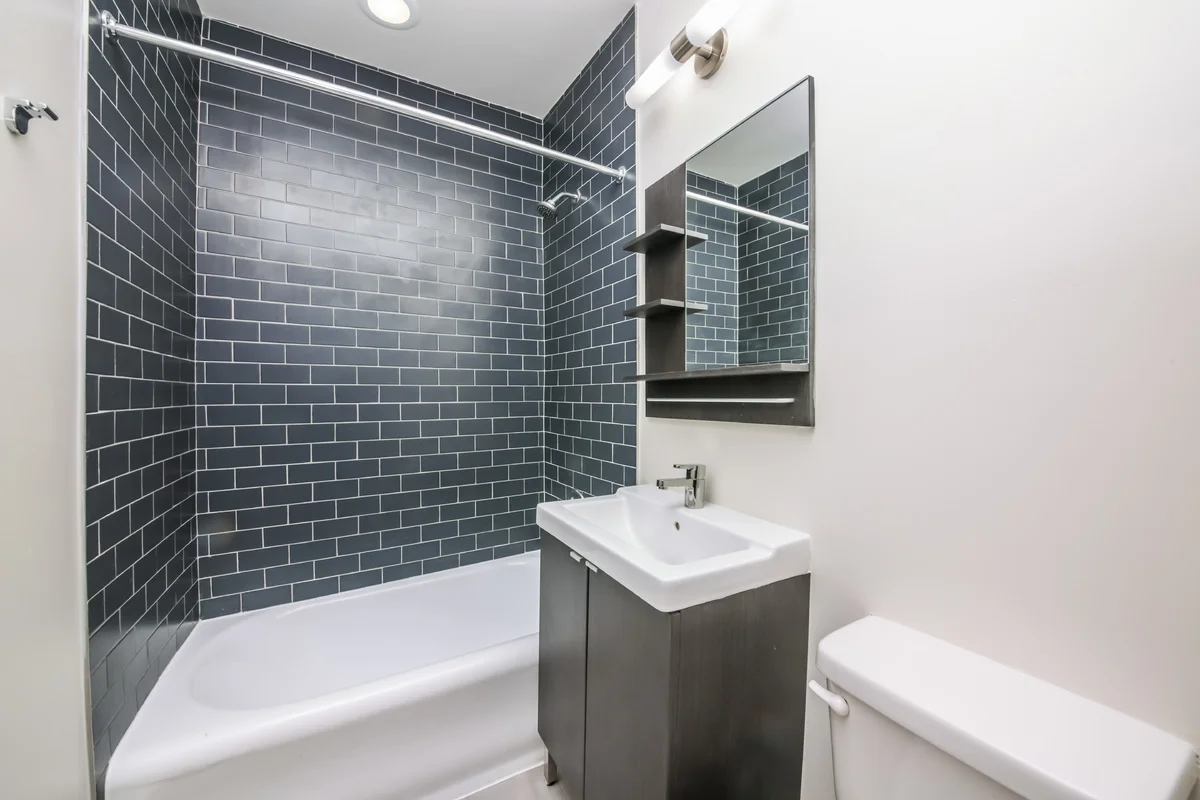 12_1bathroom1.jpg