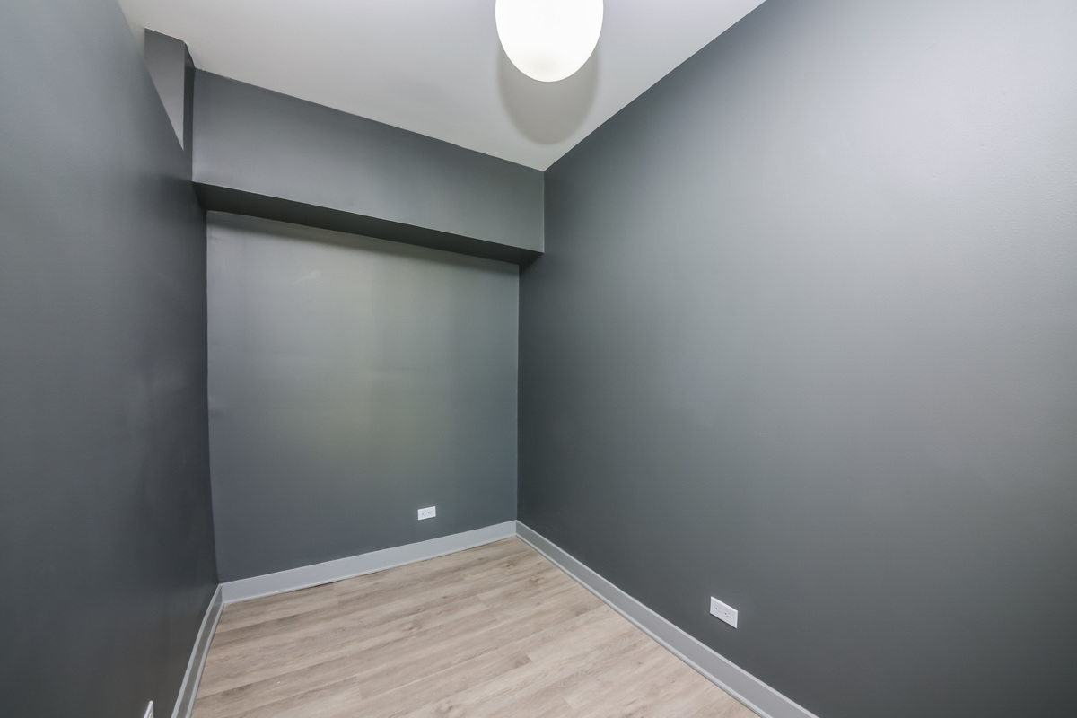 8_1bedroom1.jpg