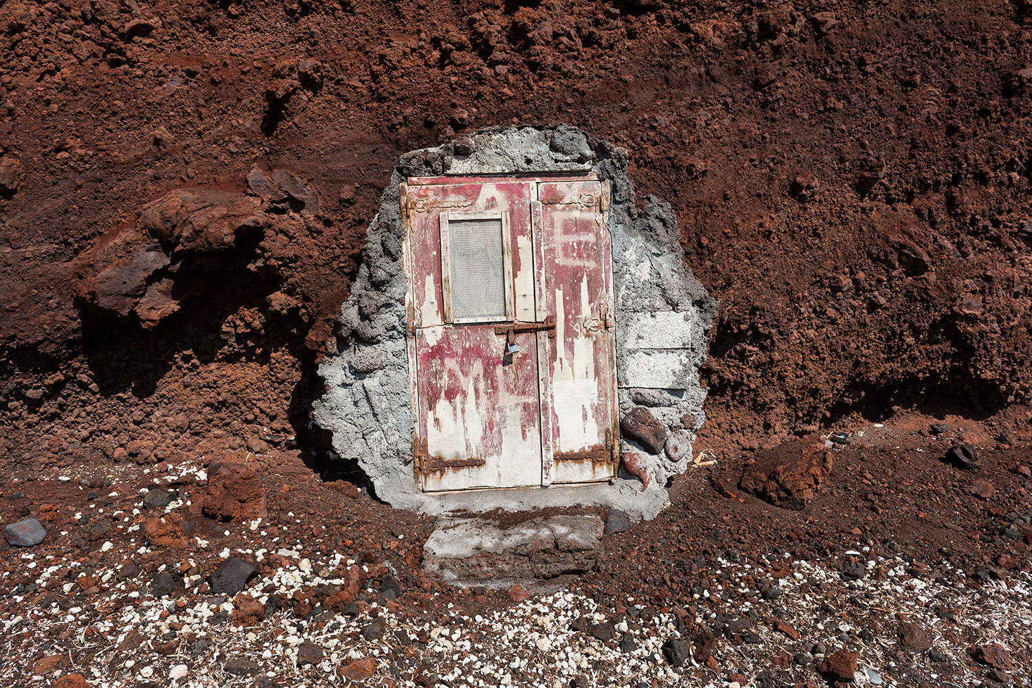 embedded-rock-portal.jpg