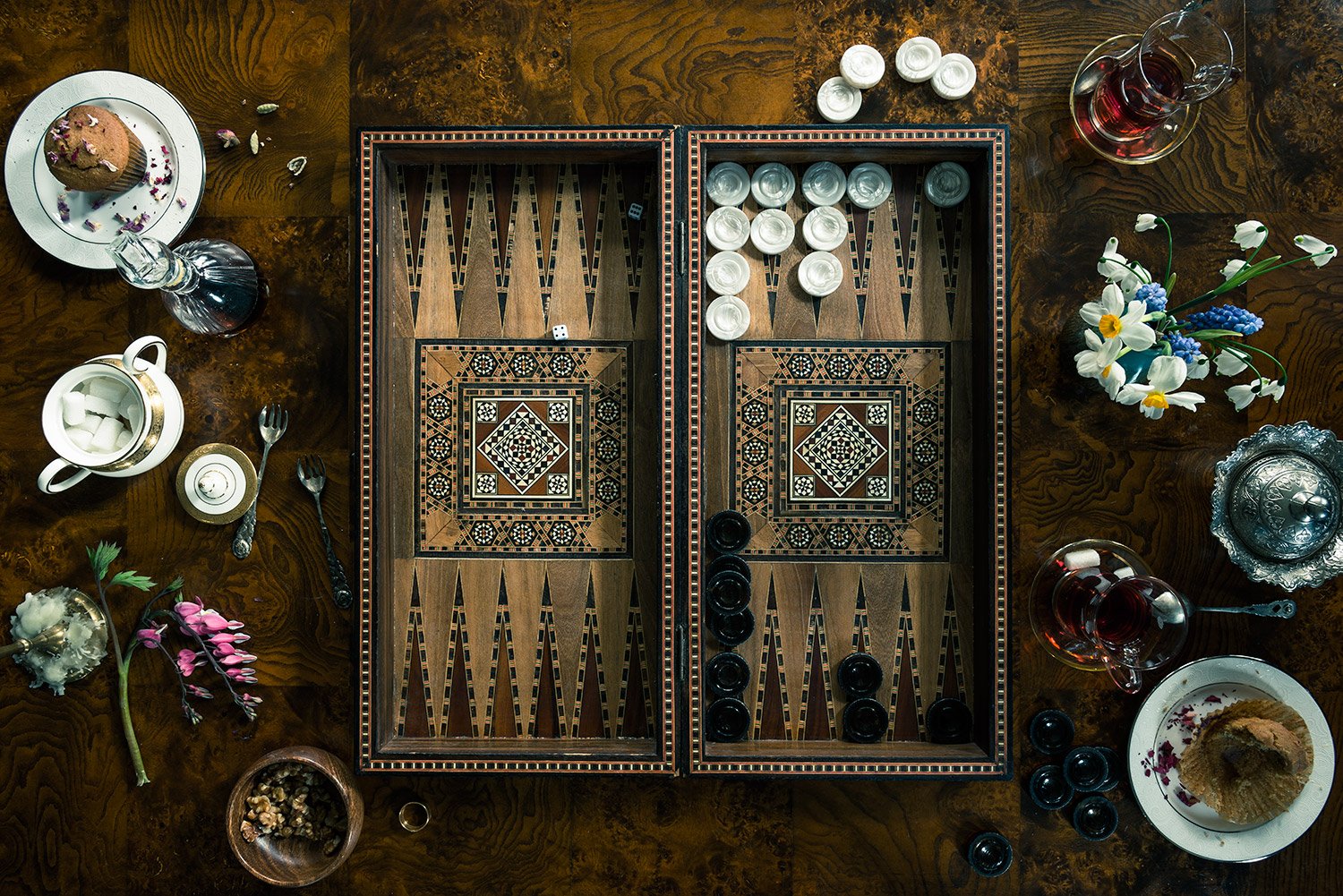 backgammon-hibiscus-and-muffins.jpg