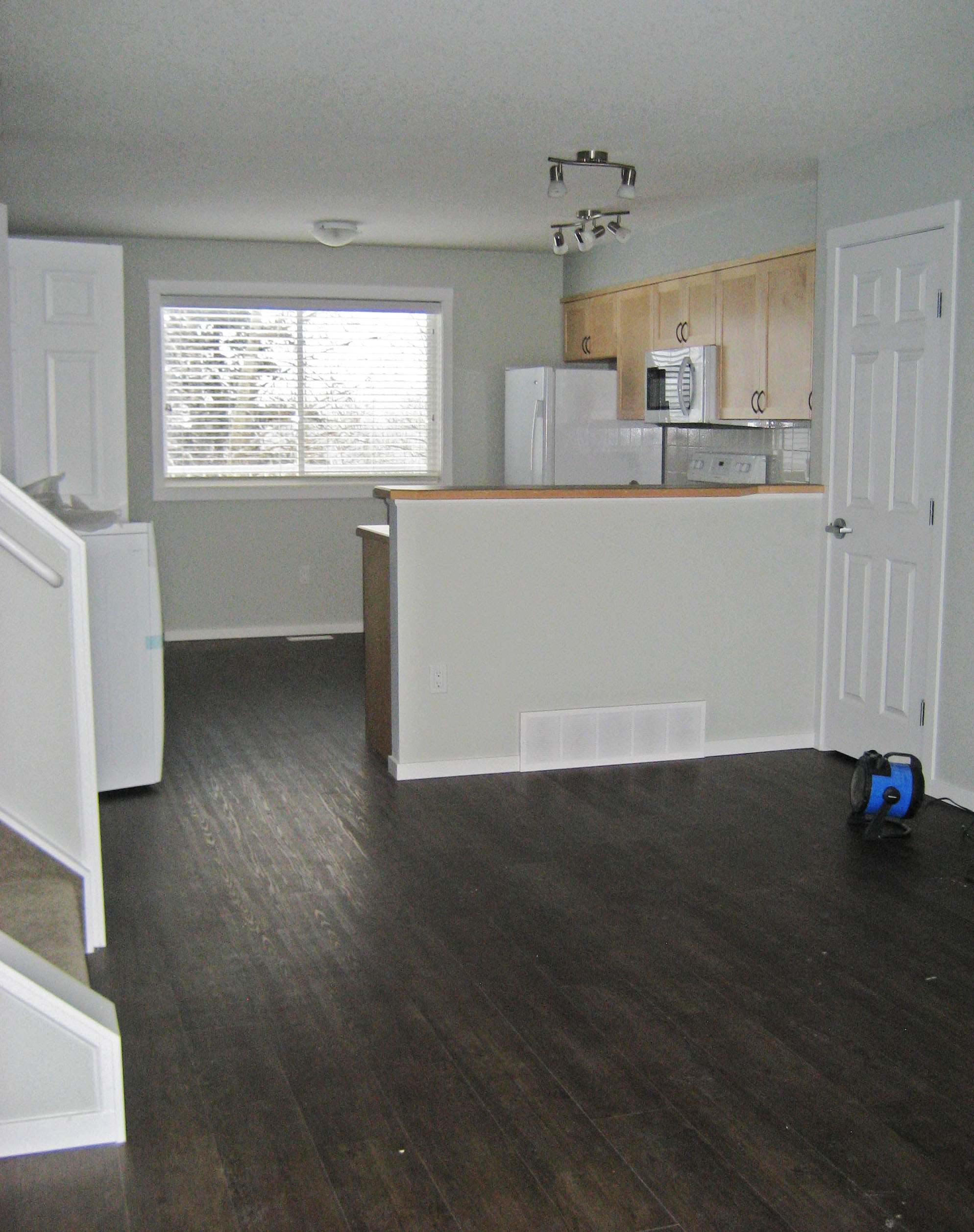 Living room to Kitchen