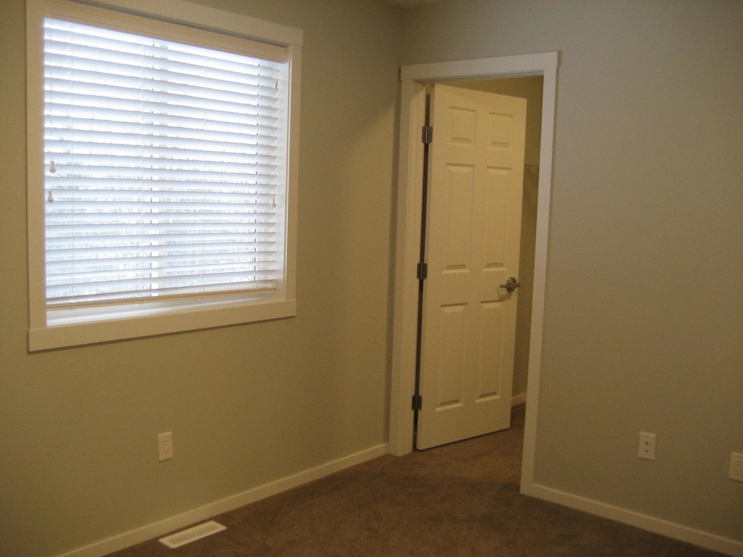 Master Bedroom to closet