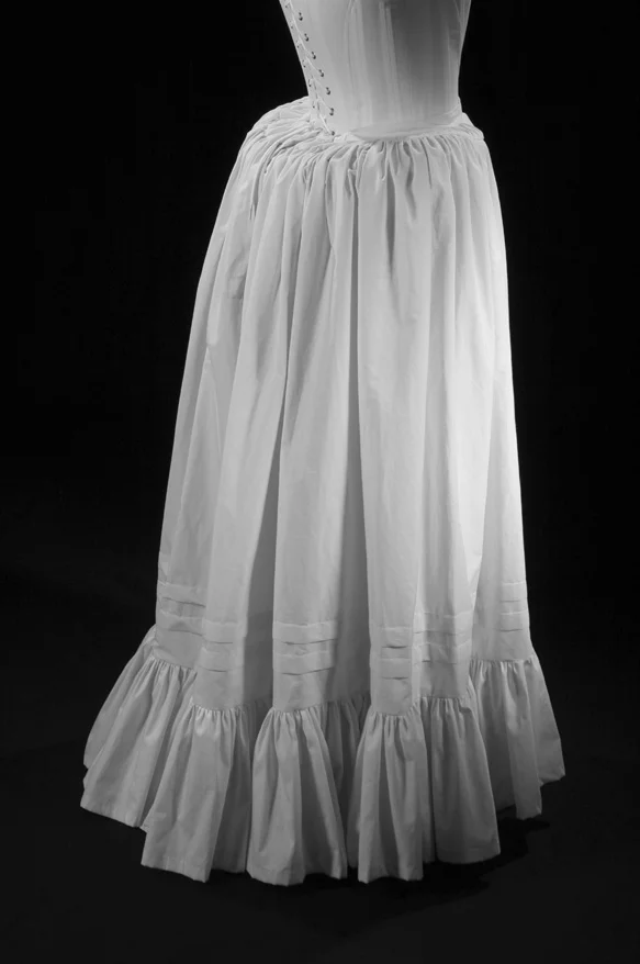 Petticoat_17thC_Back.jpg