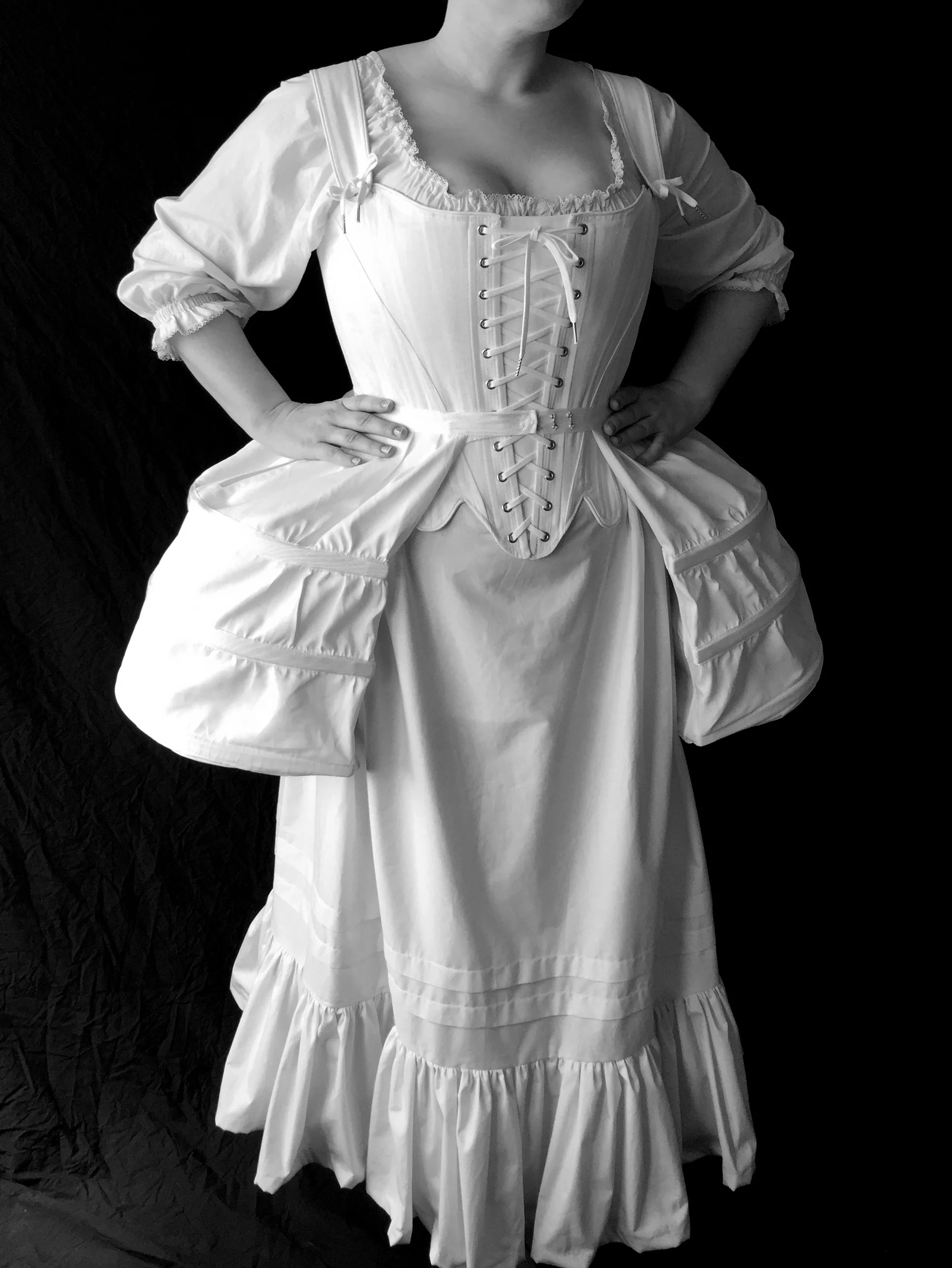 Period corsets pocket hoop model 1.JPG